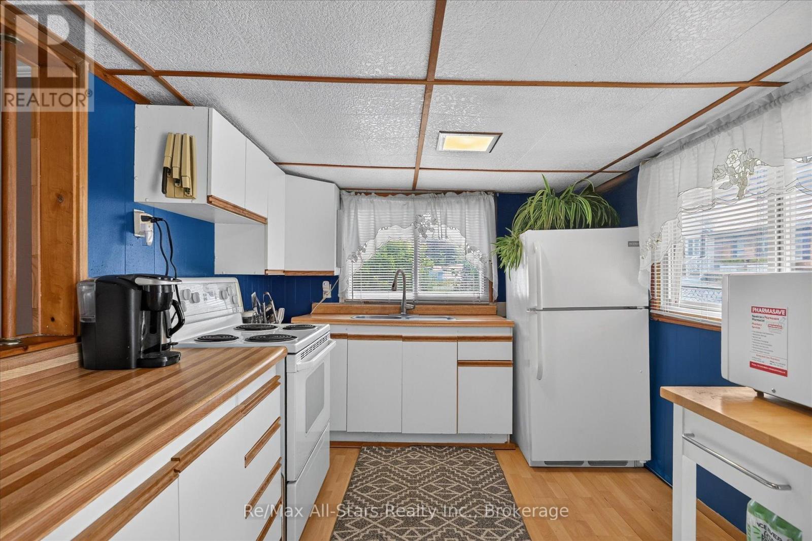 3 LEAF STREET - Image 12