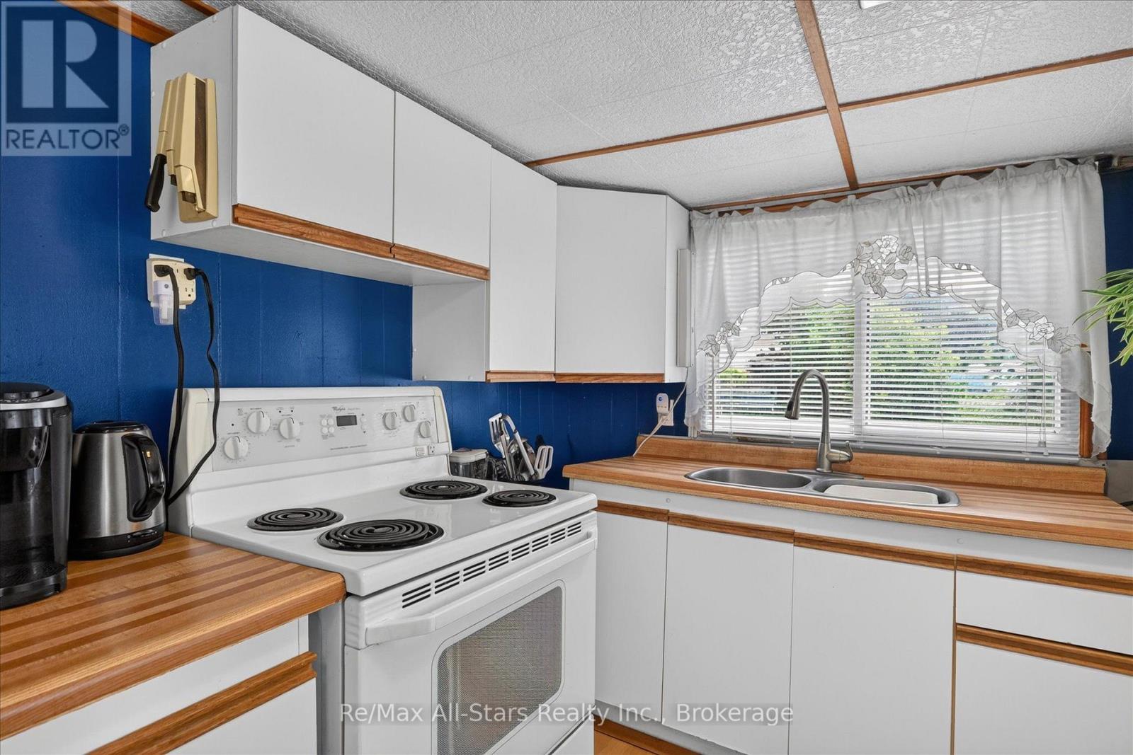3 LEAF STREET - Image 13