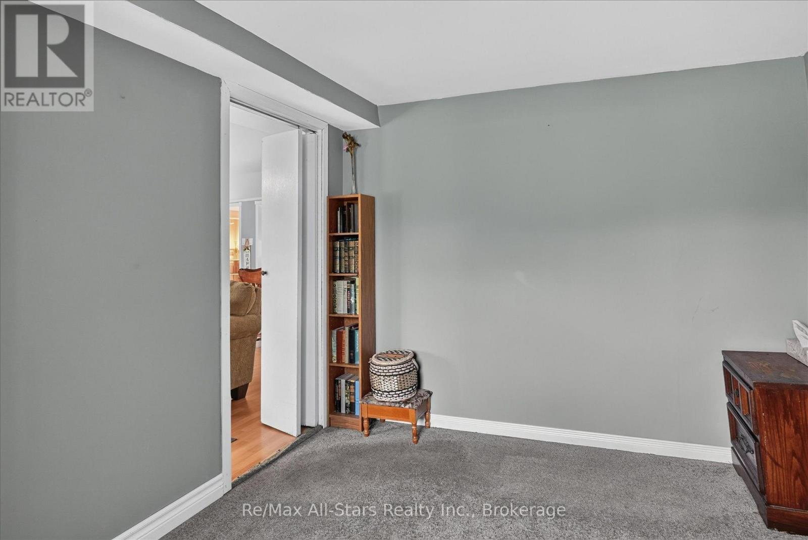 3 LEAF STREET - Image 20