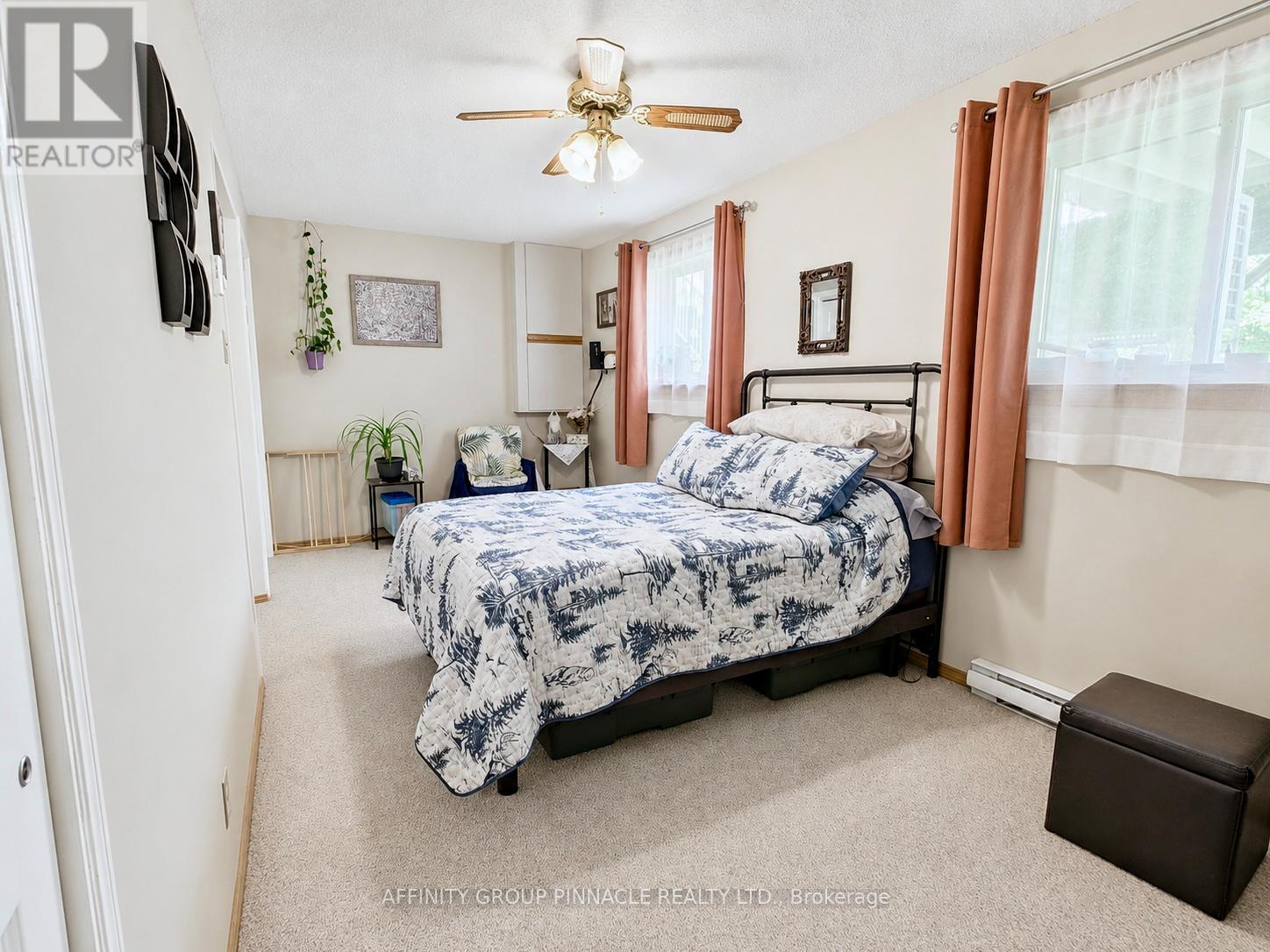 #24 115 MARY STREET W - 16