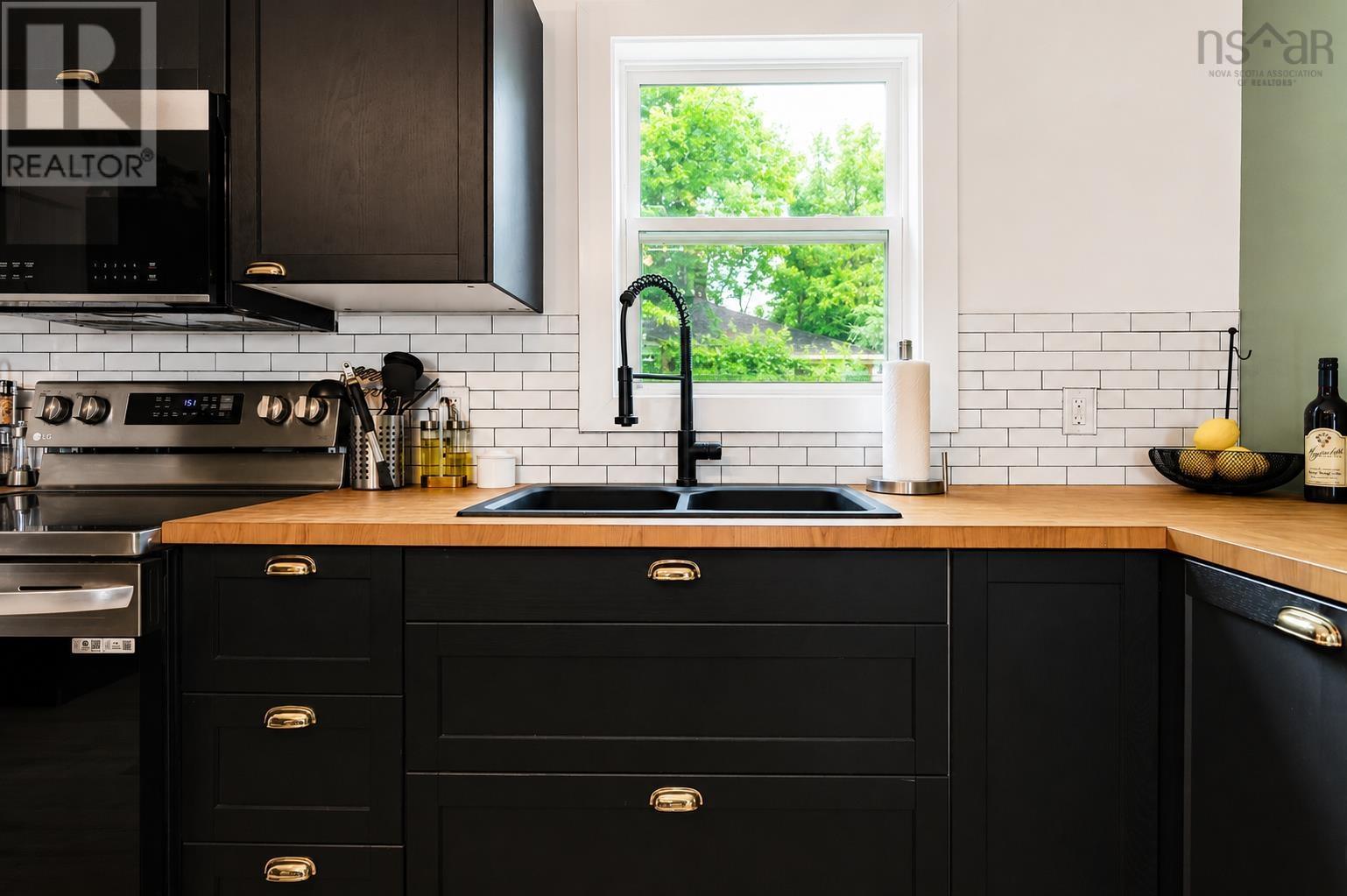 29 Klondyke St., Kentville - 15