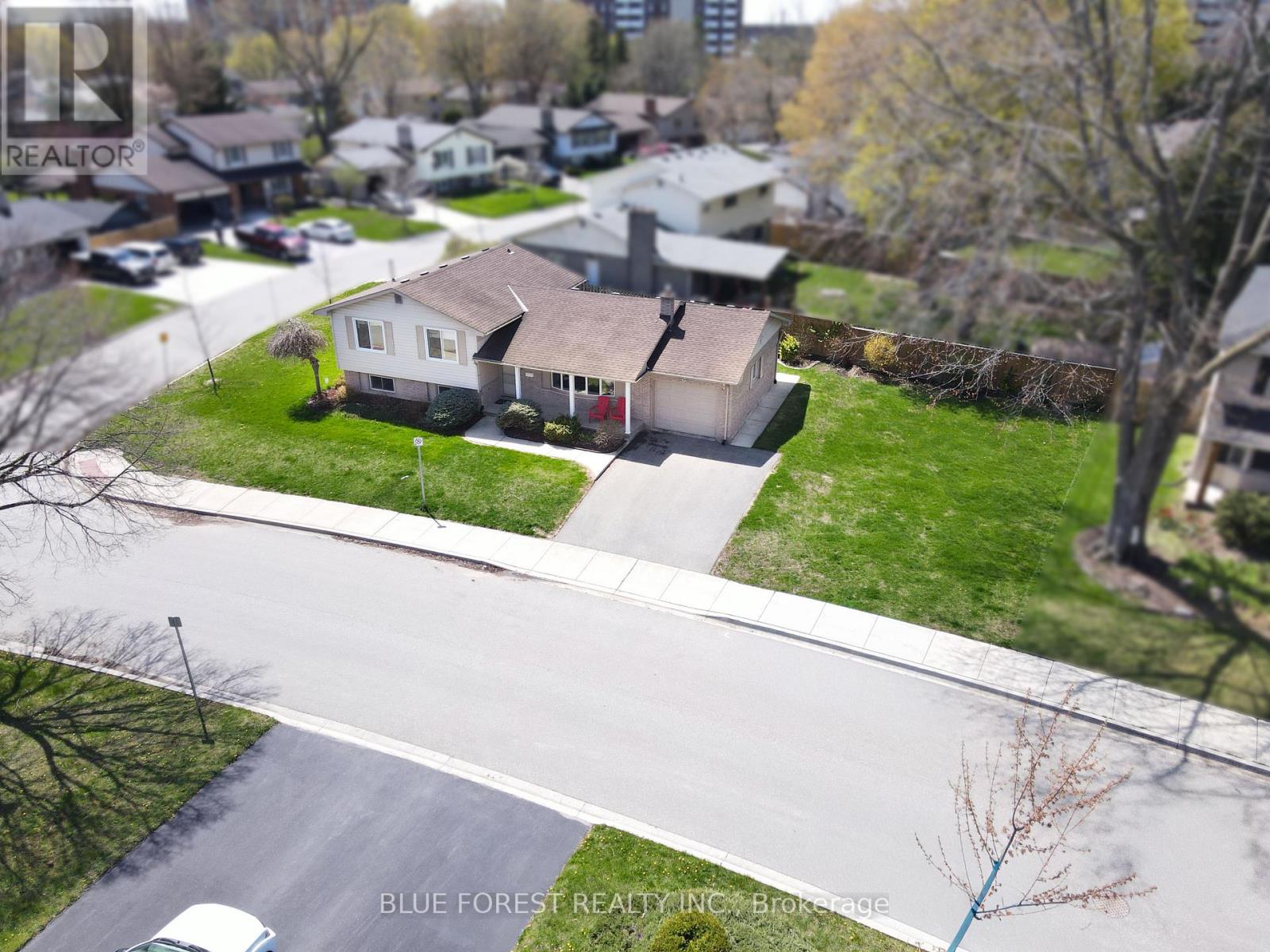 23 FOX MILL CRESCENT - 3
