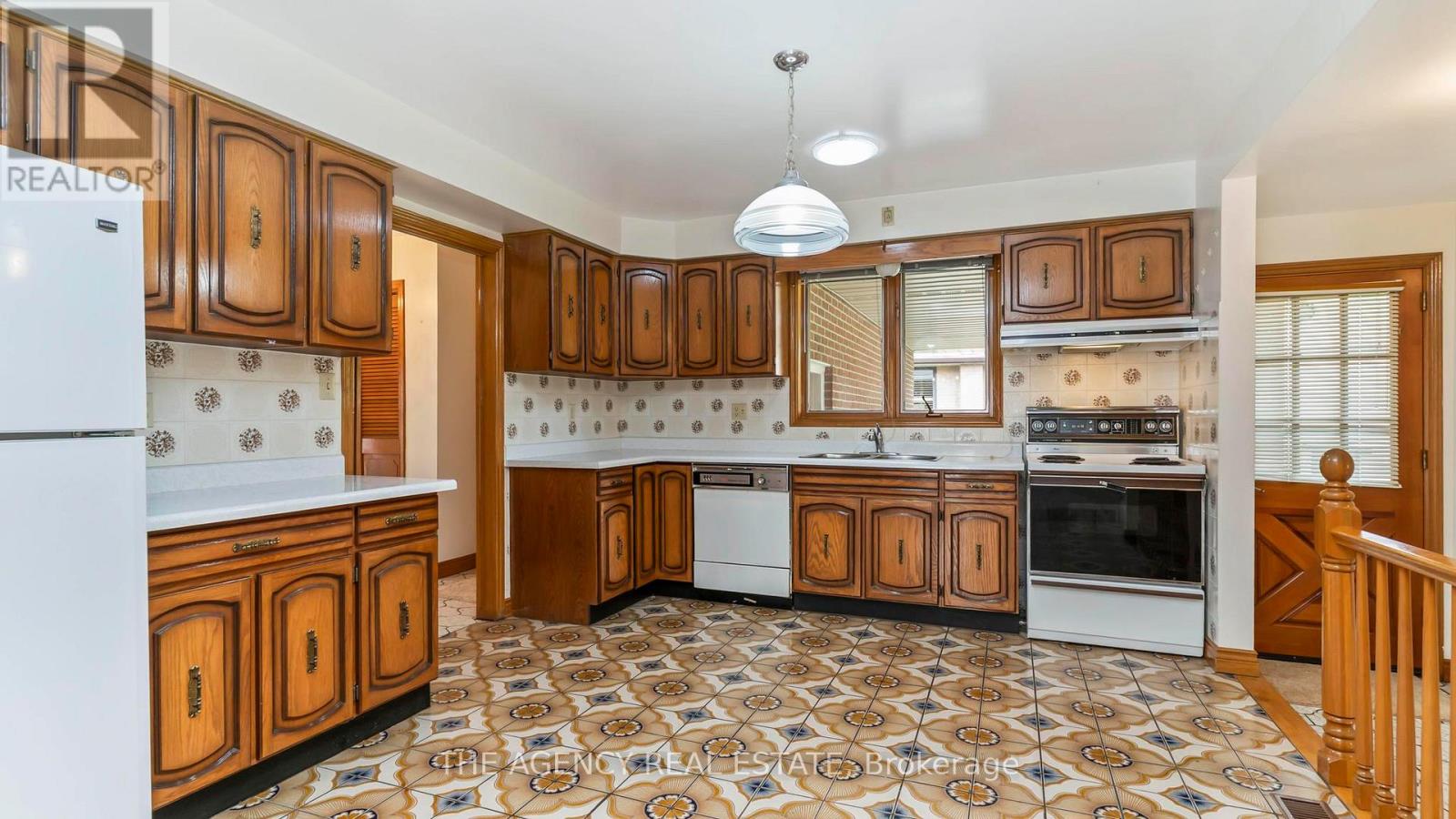 272 WILKINS STREET - 10