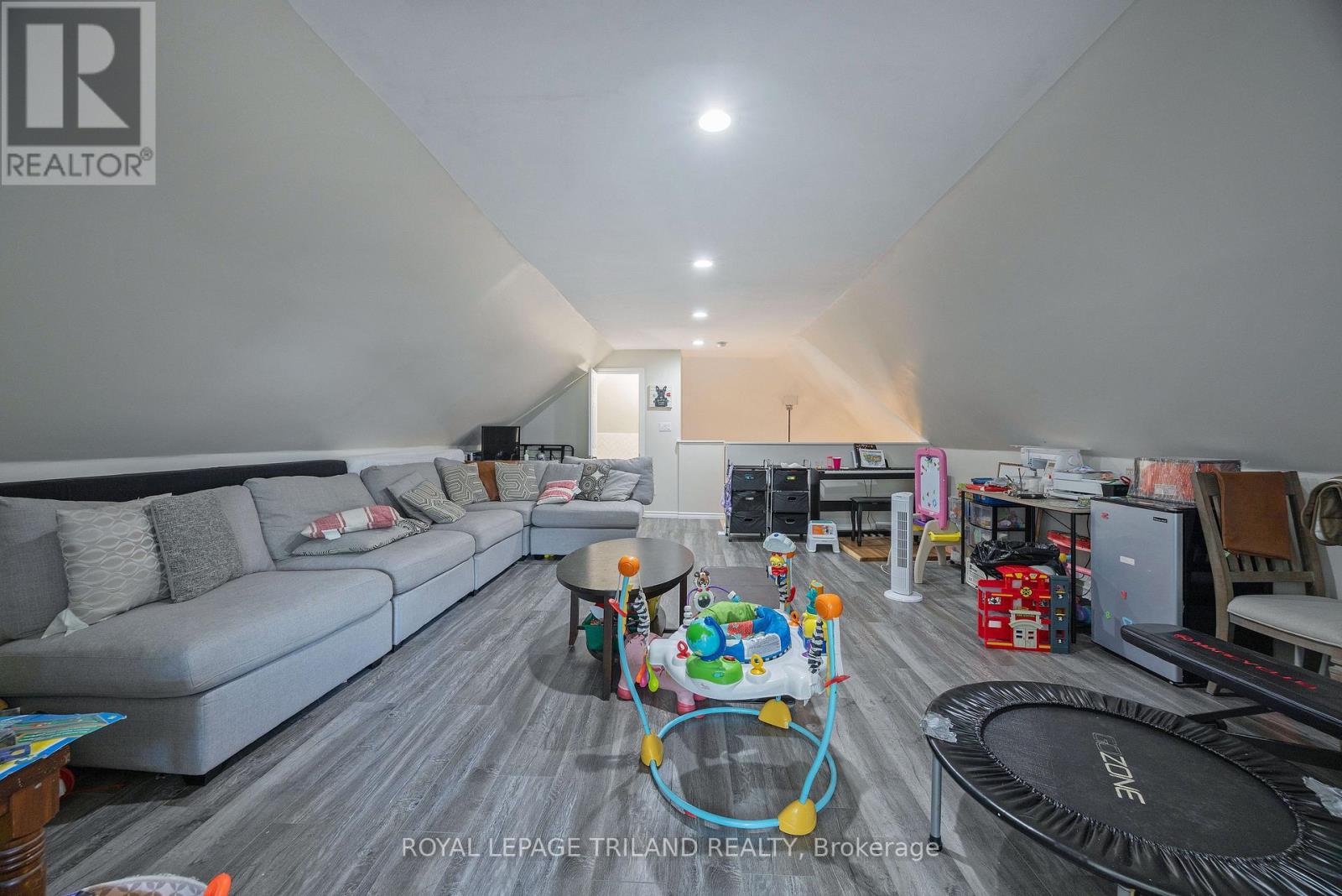 49 DEVONSHIRE PLACE - 29