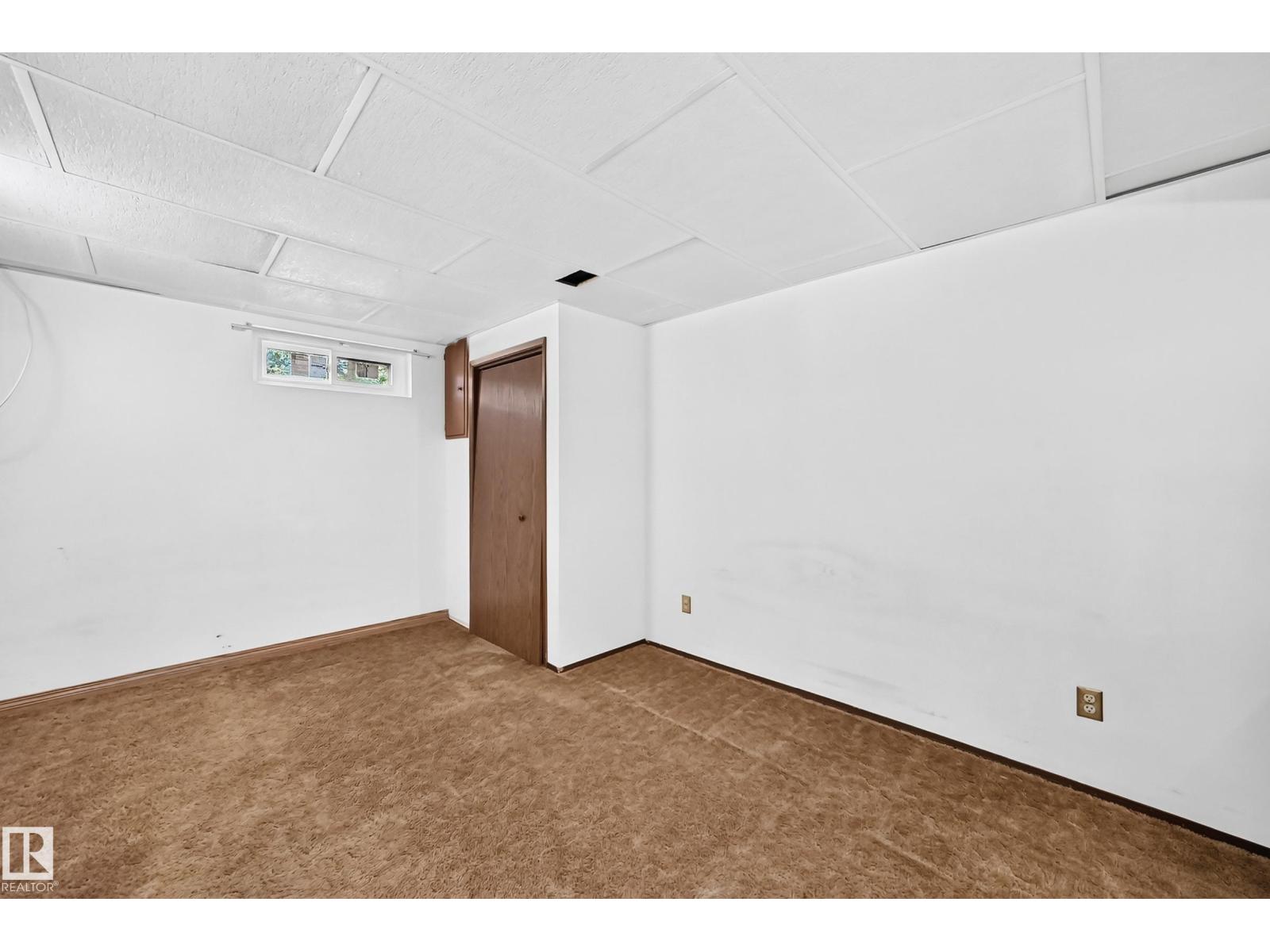 12 GALEN CR — photo 35