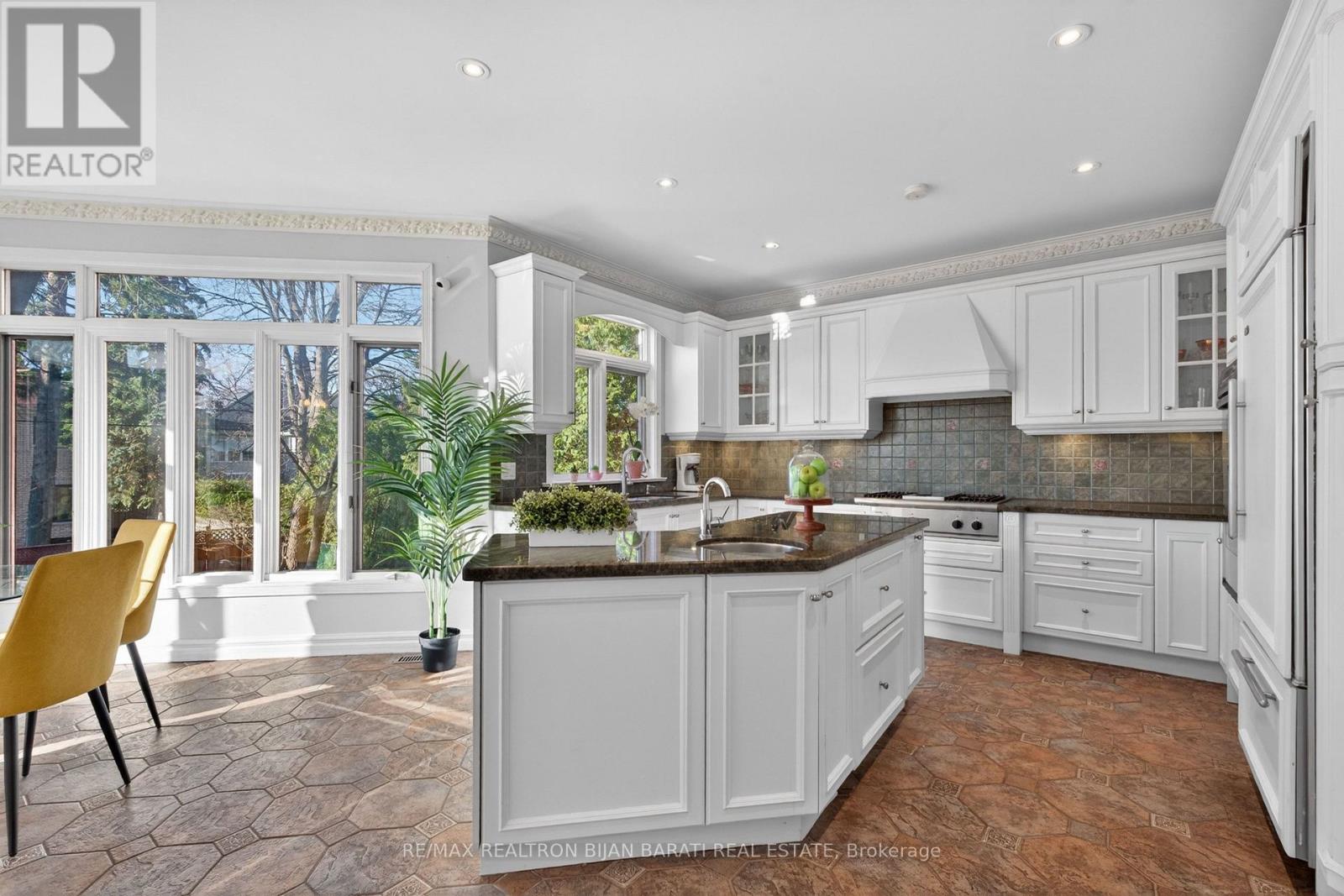218 HILLCREST AVENUE - 24