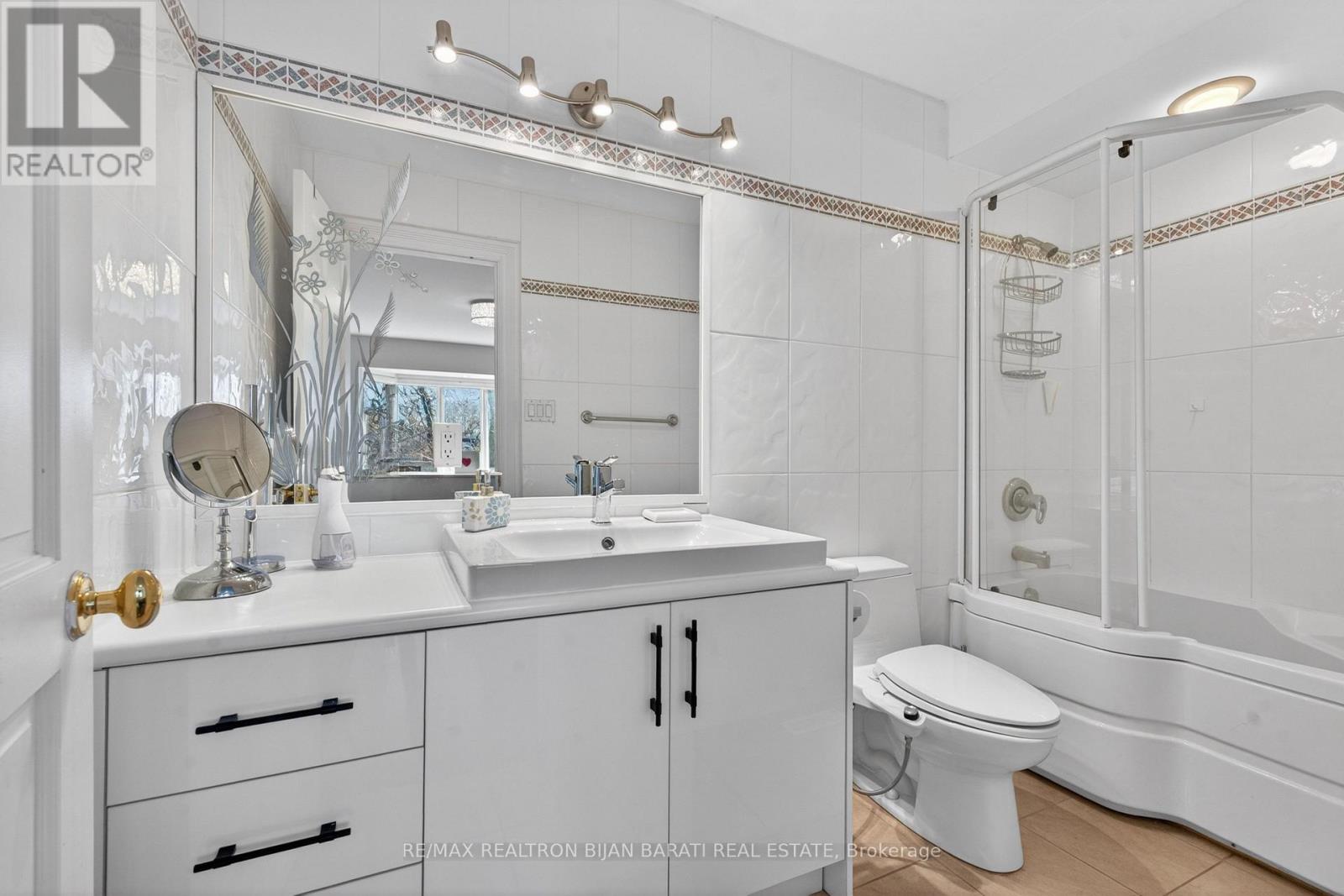 218 HILLCREST AVENUE - 35