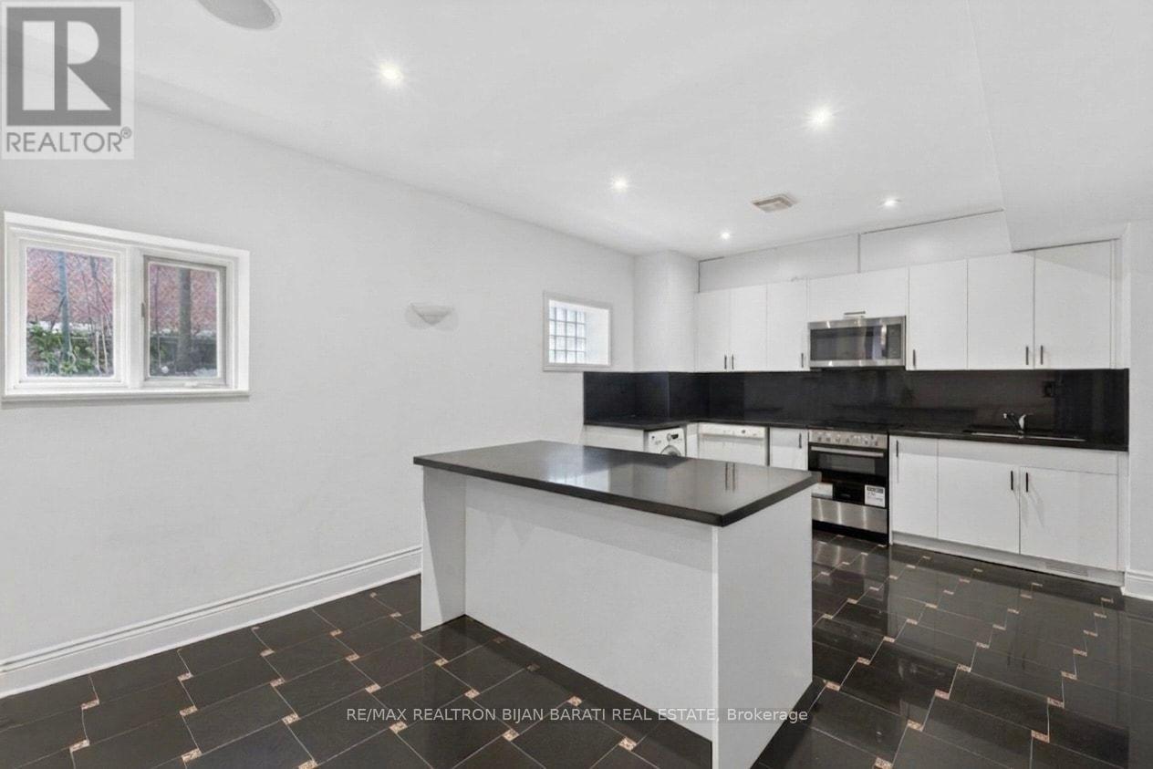 218 HILLCREST AVENUE - 40