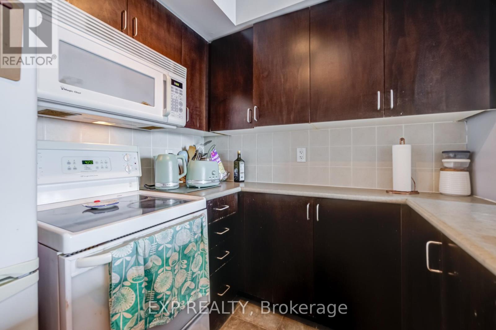 #1606 50 LYNN WILLIAMS STREET - 10