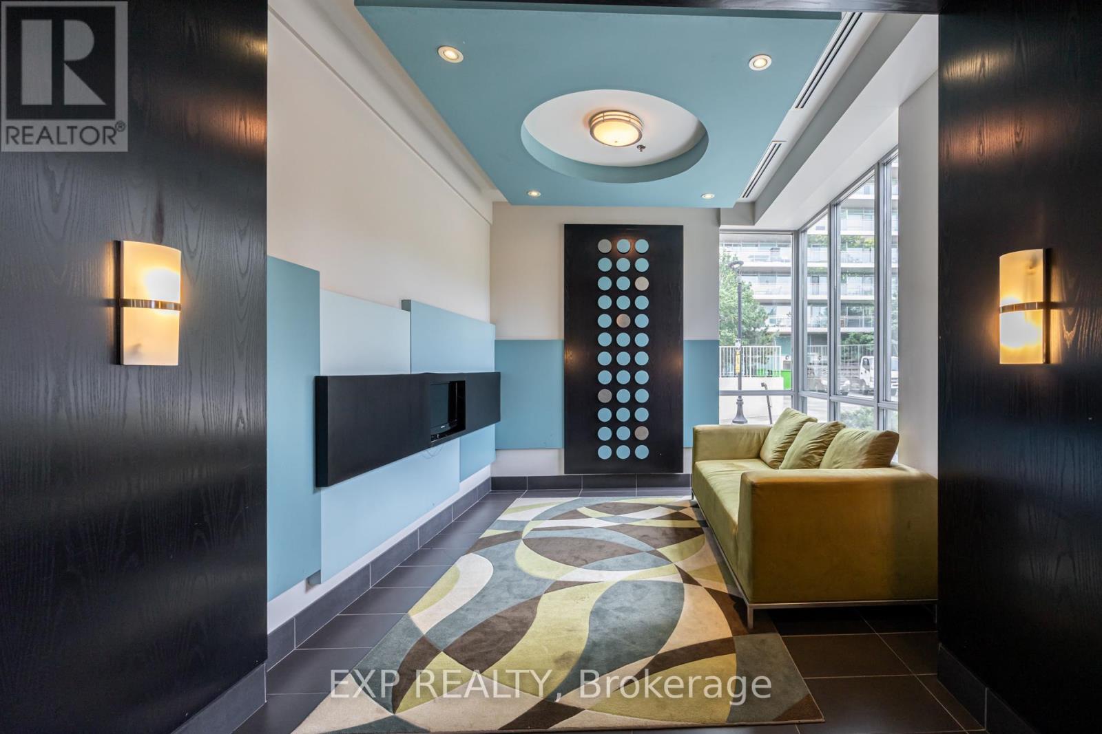 #1606 50 LYNN WILLIAMS STREET - 32