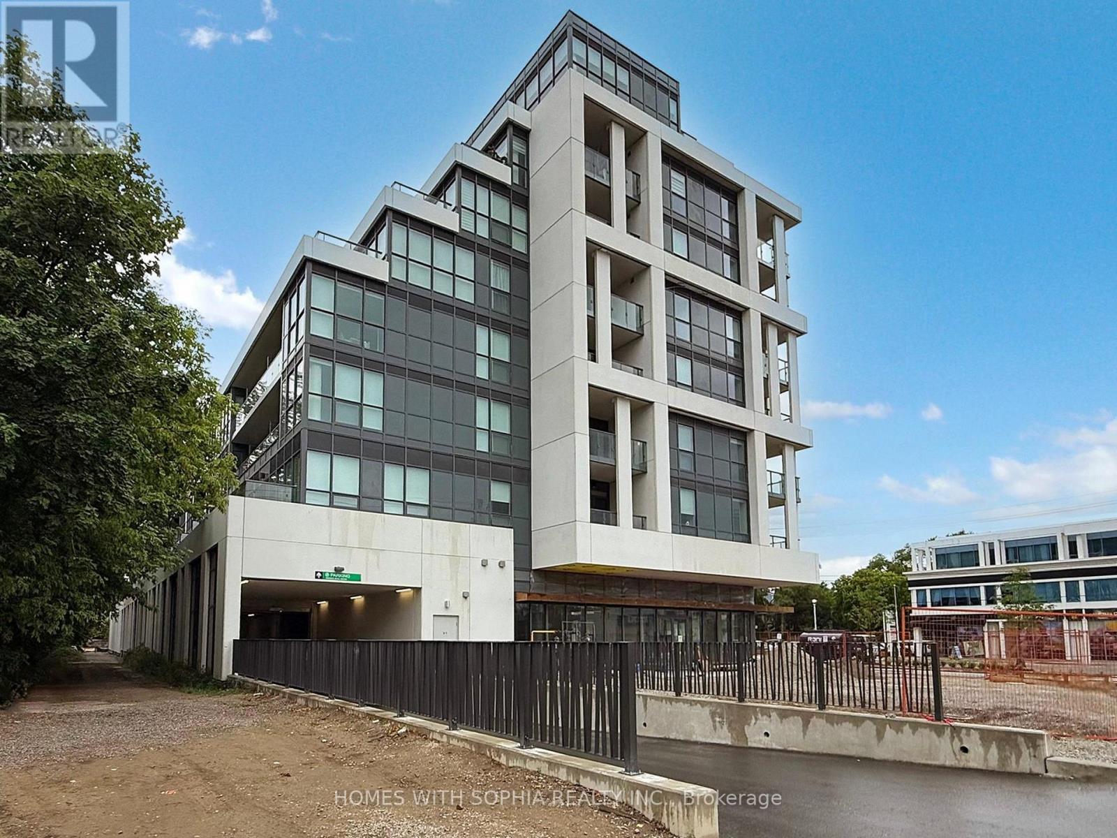 Building 181 Sheppard Ave E