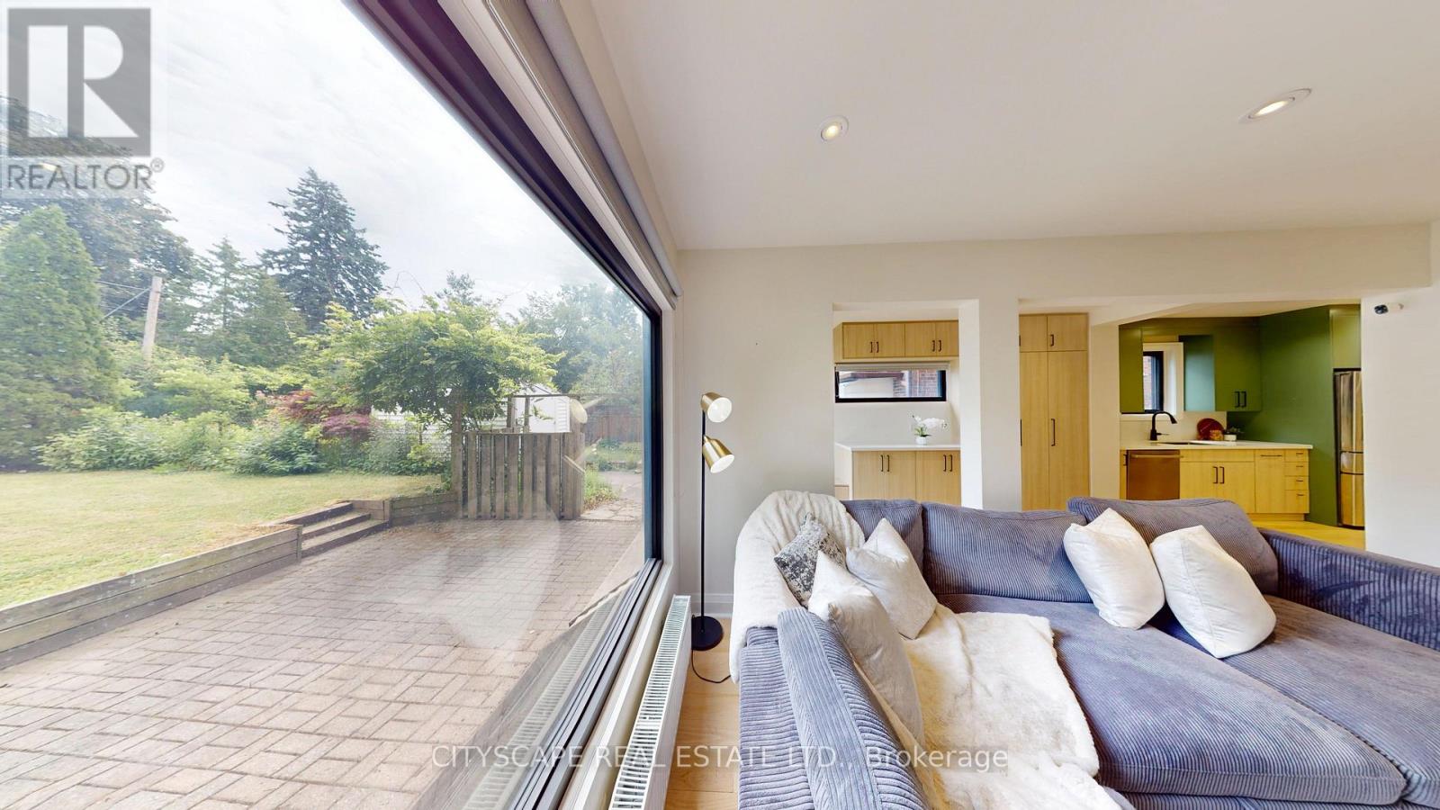25 OSWALD CRESCENT - 16