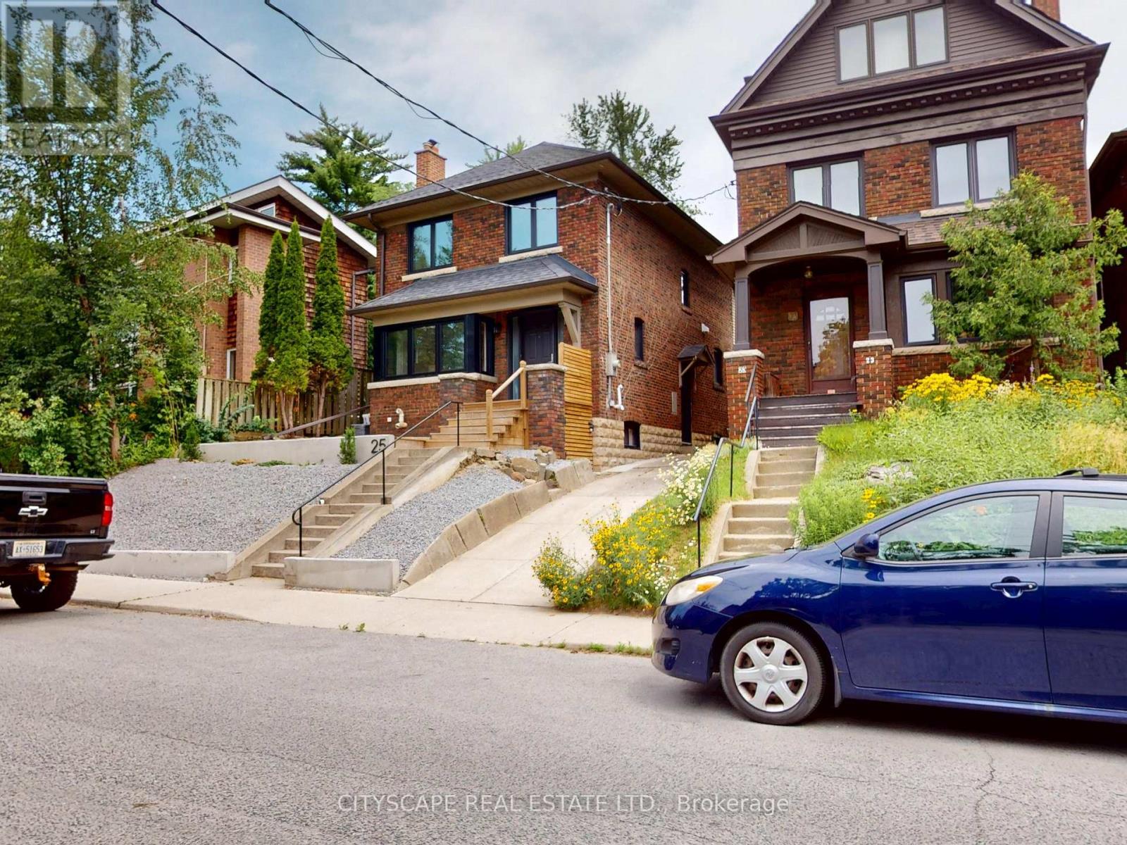 25 OSWALD CRESCENT - 2