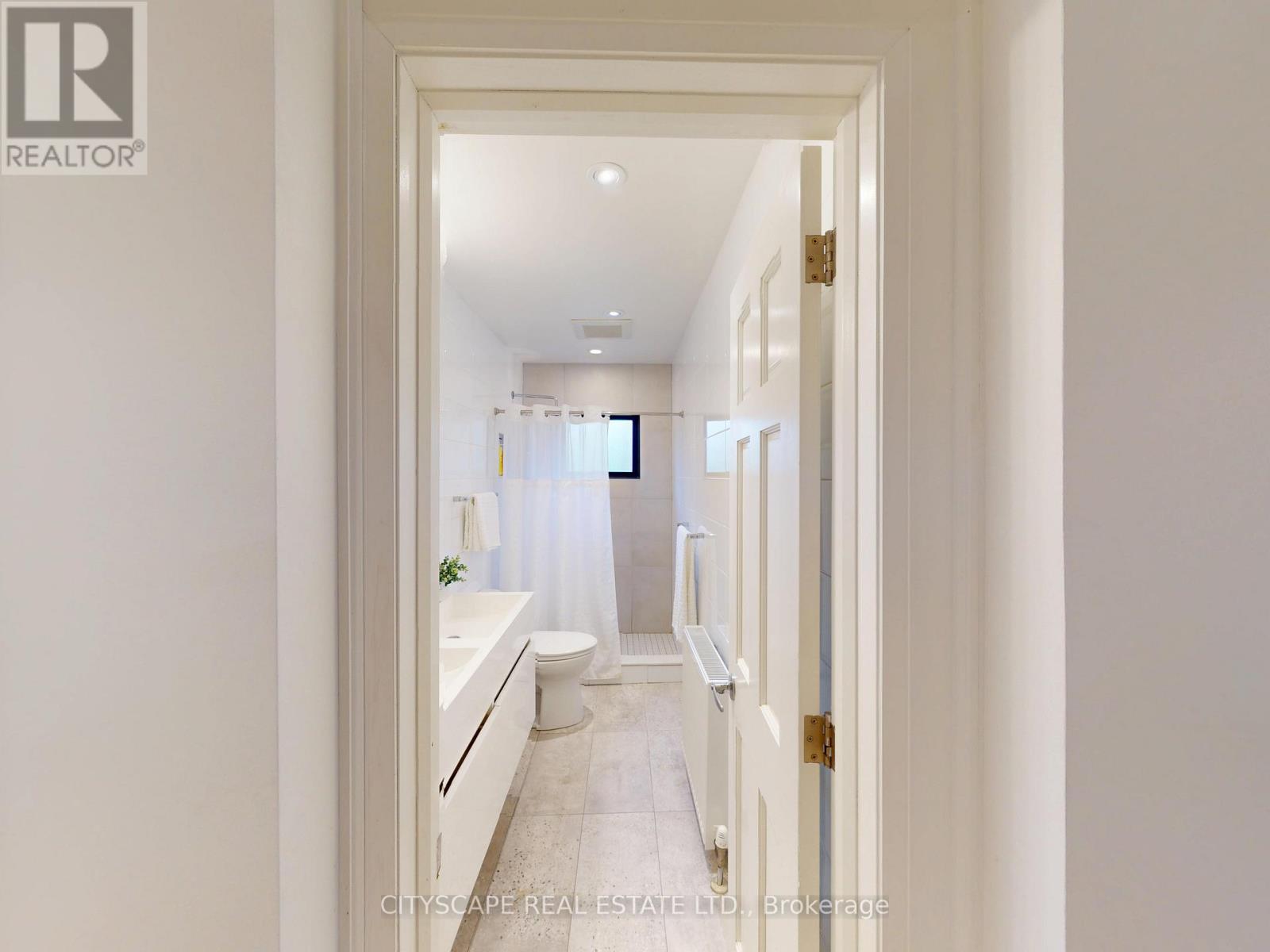 25 OSWALD CRESCENT - 27