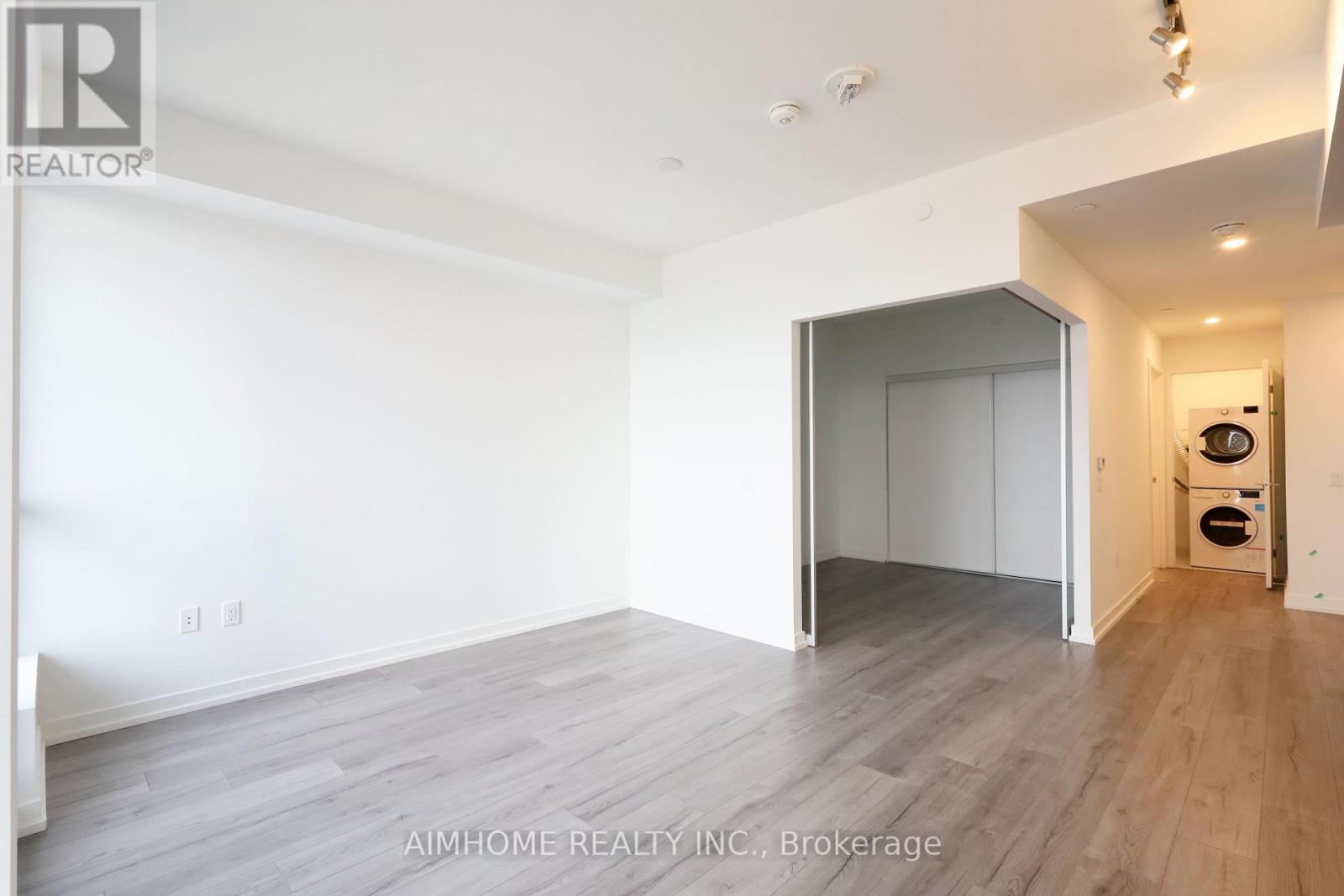 #4805 395 BLOOR STREET E - Image 6