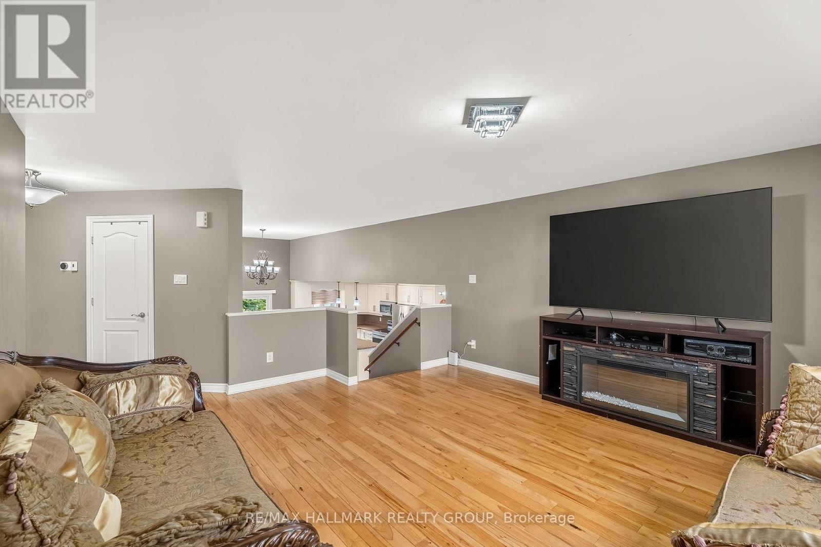 4300 SCHELL STREET - Image 17