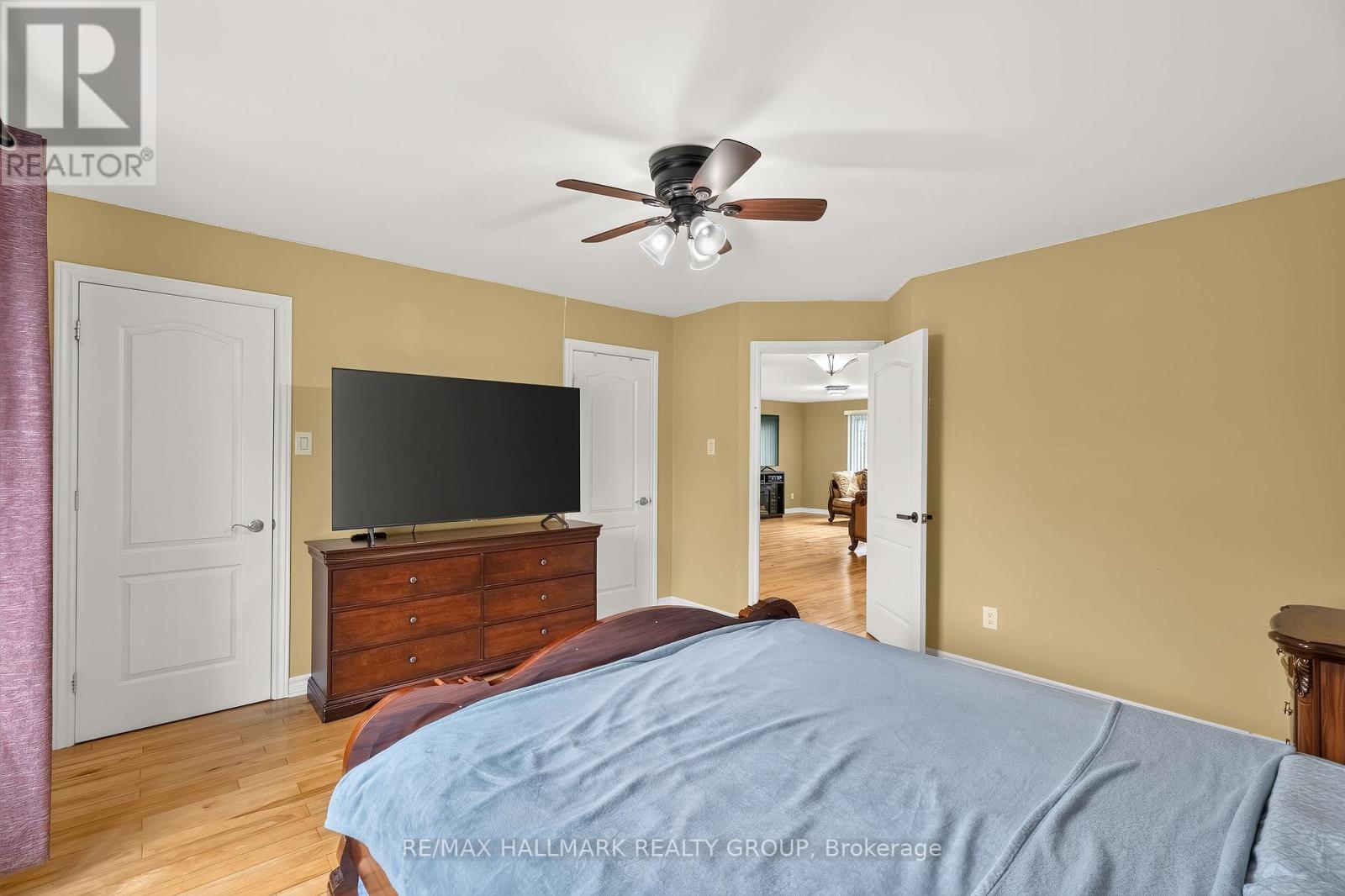 4300 SCHELL STREET - Image 21