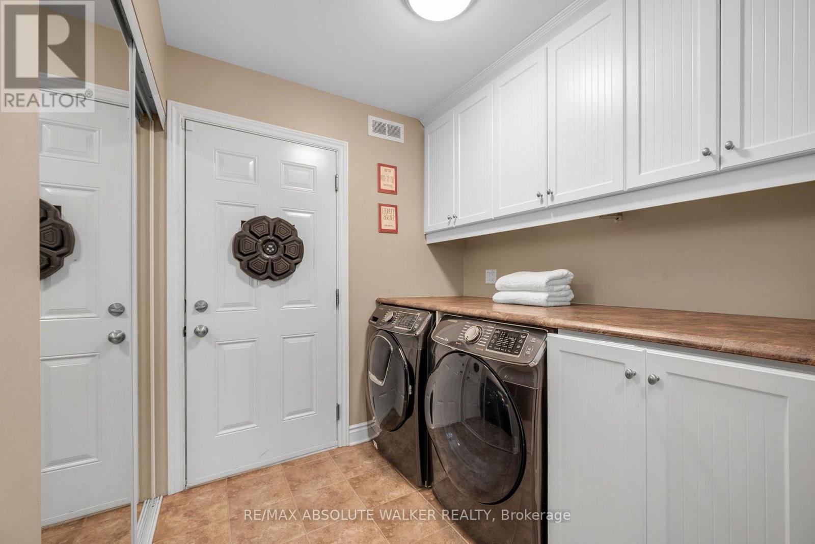 8 SETTLEMENT LANE, Ottawa. Luxury613. By Peter Sagos - Image 23