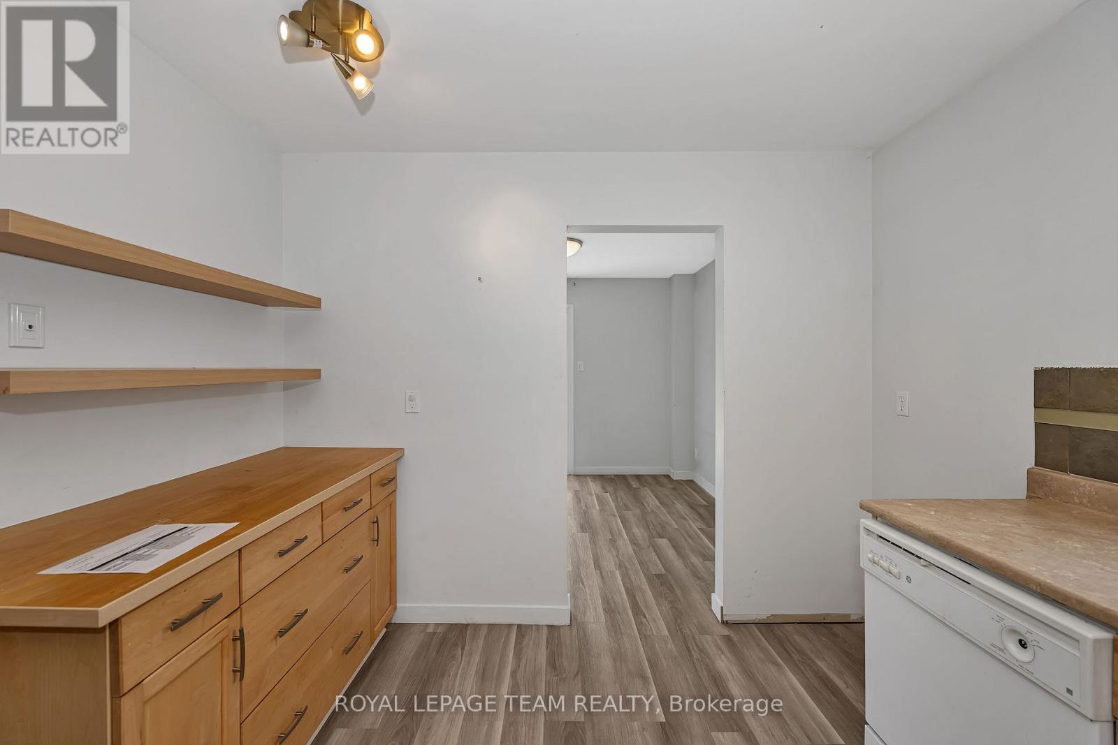563 PARASOL COURT - 16