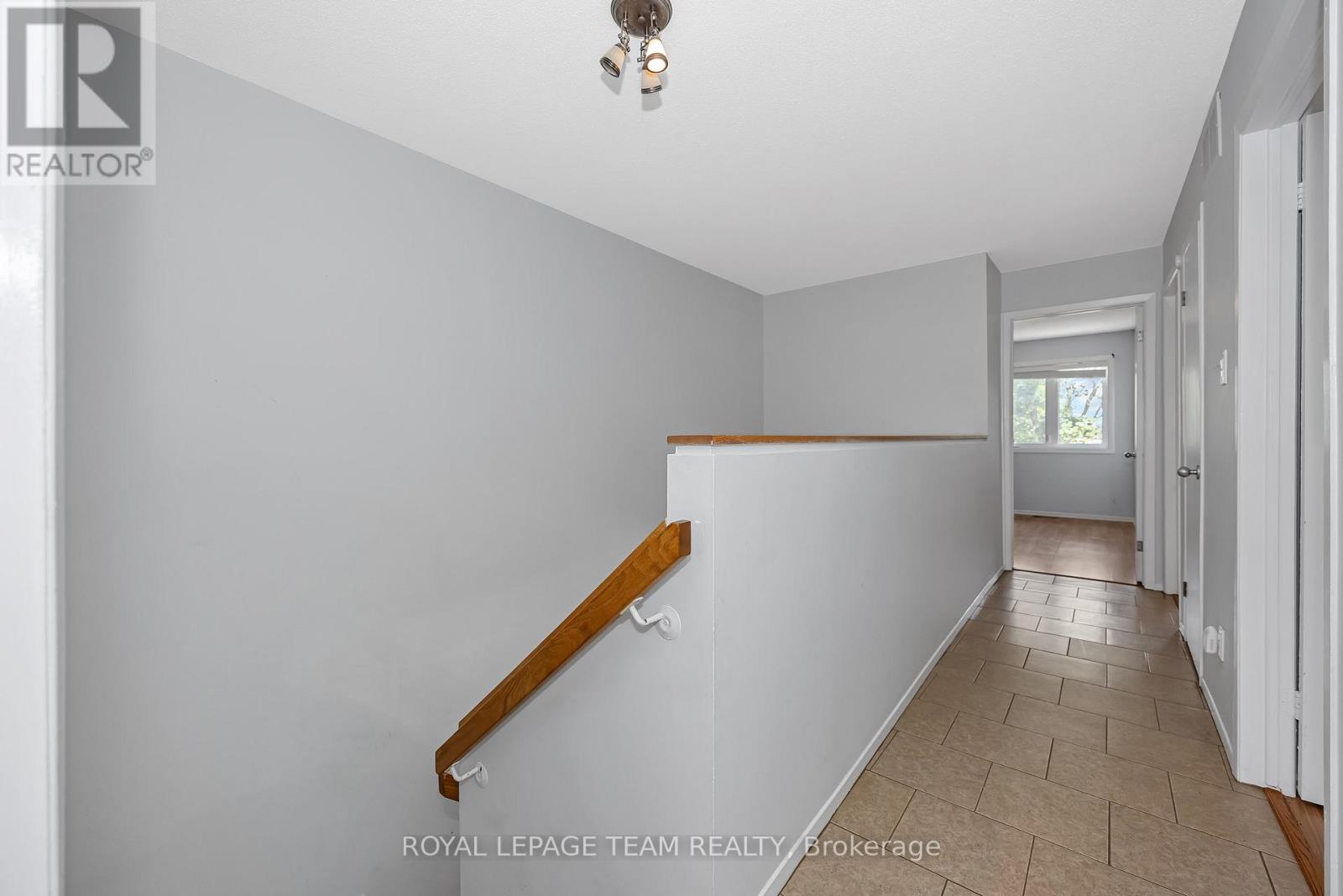 563 PARASOL COURT - 19