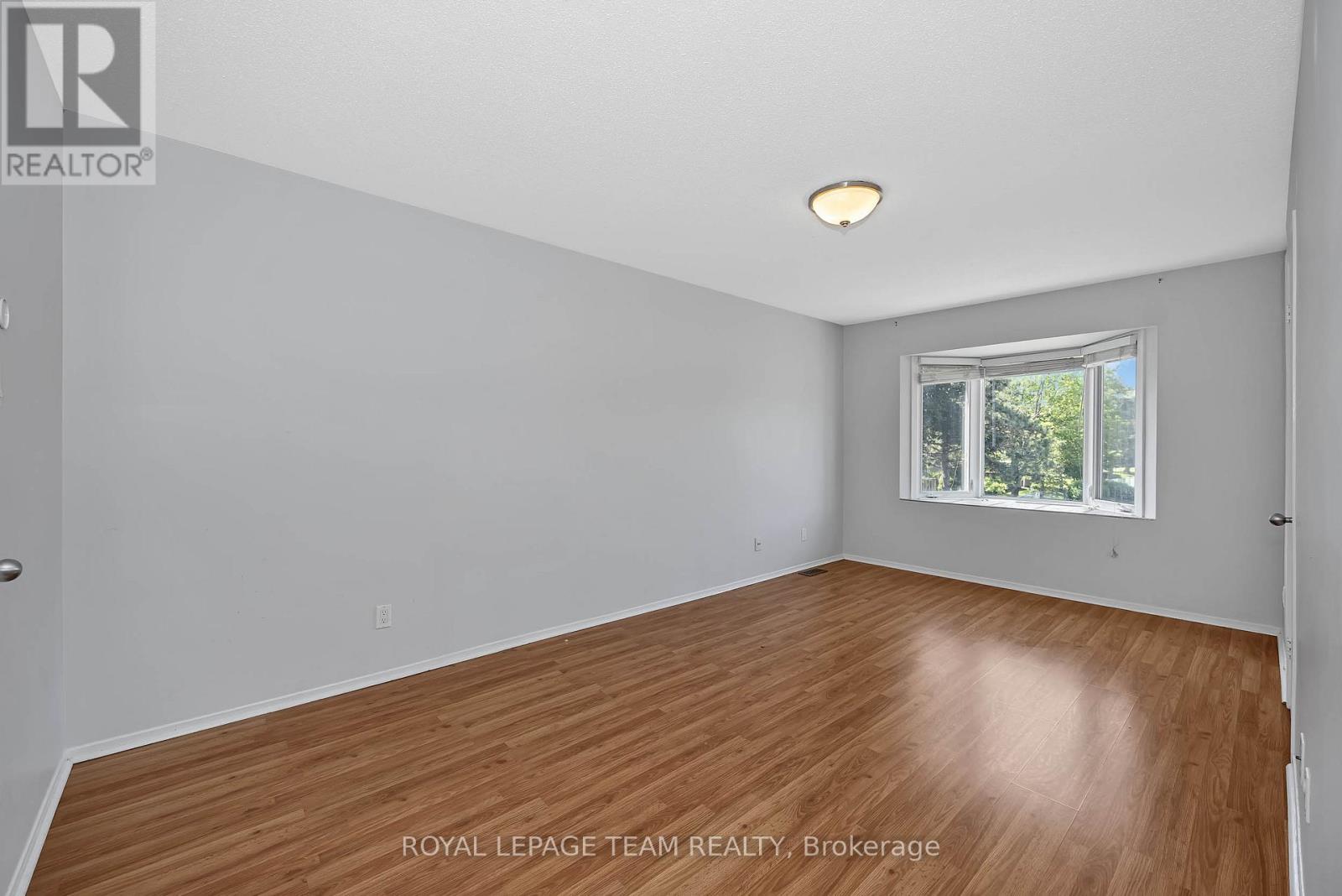 563 PARASOL COURT - 20