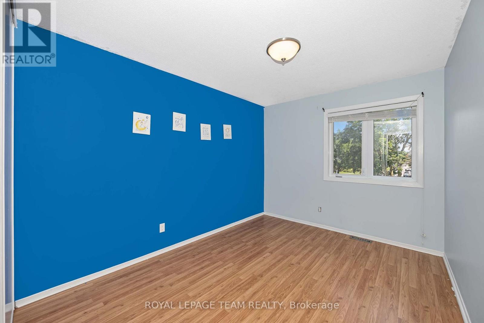 563 PARASOL COURT - 27