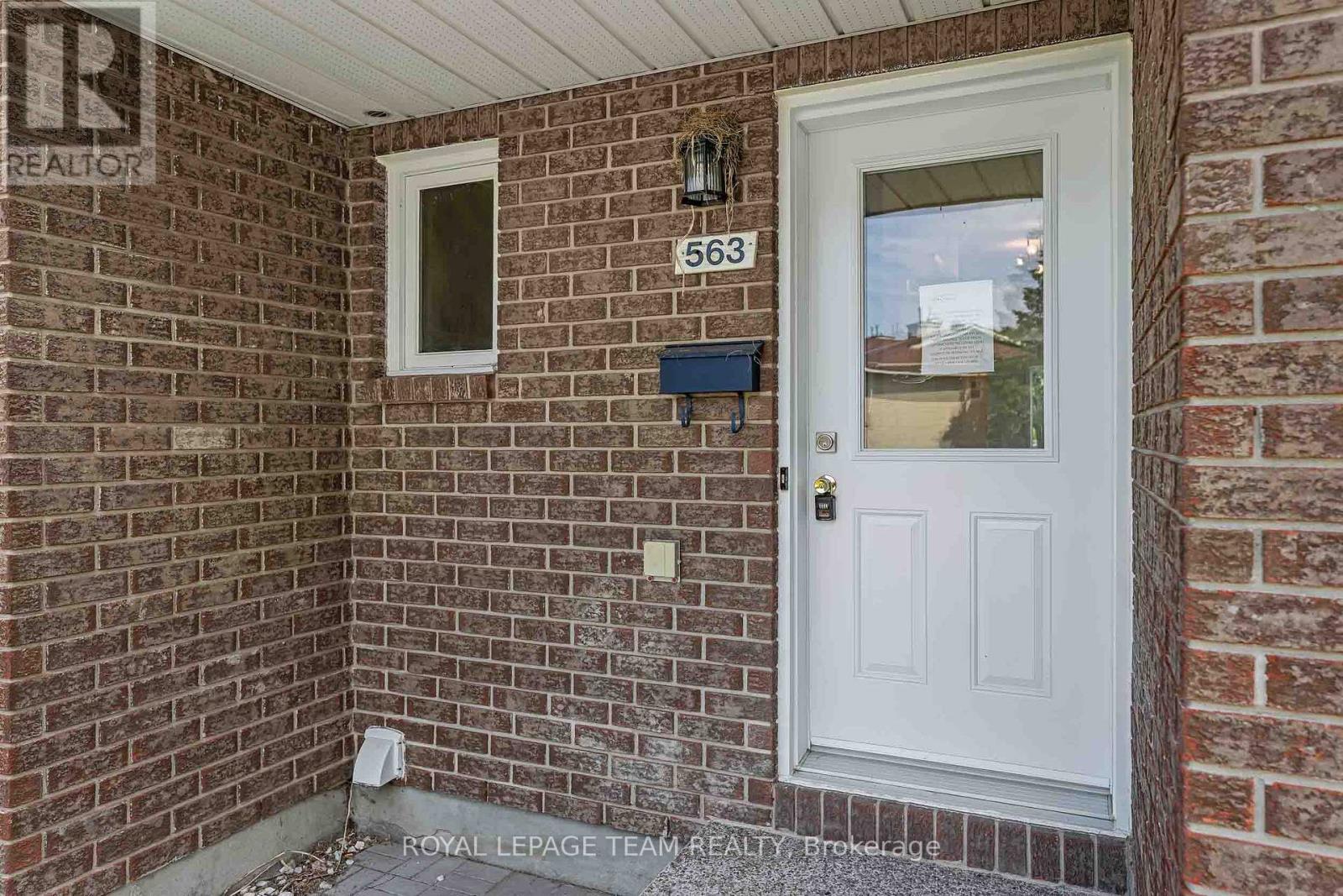 563 PARASOL COURT - 4