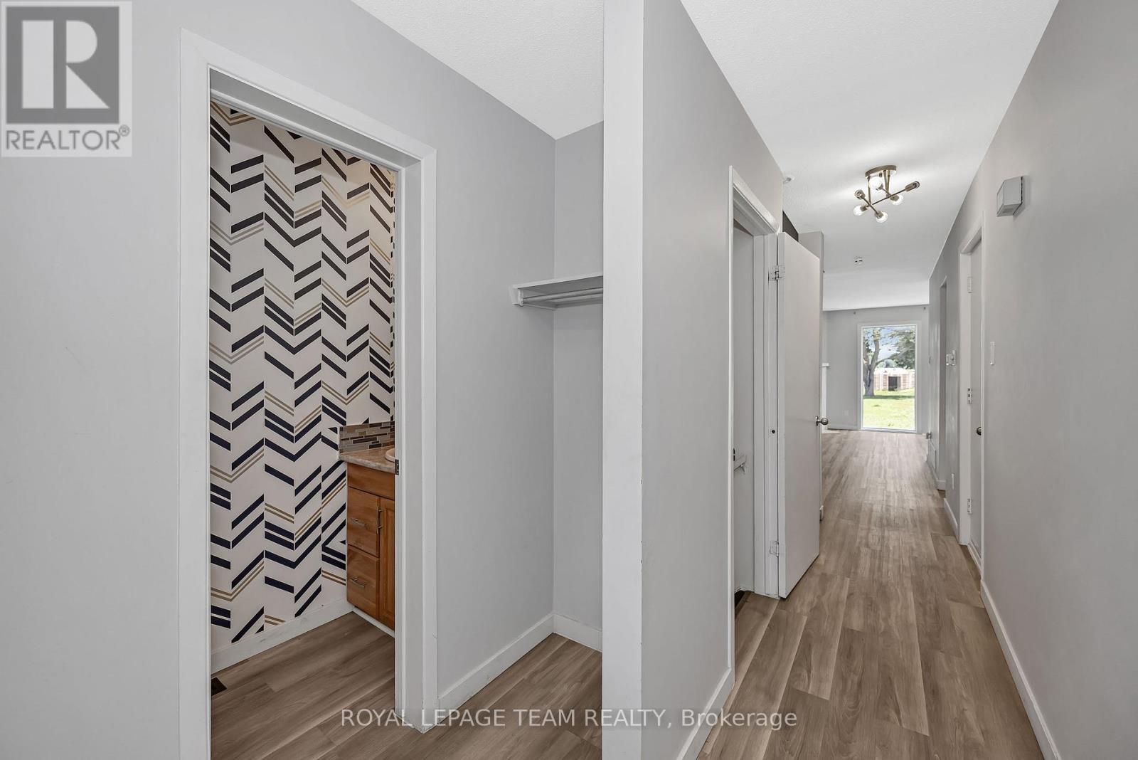 563 PARASOL COURT - 6