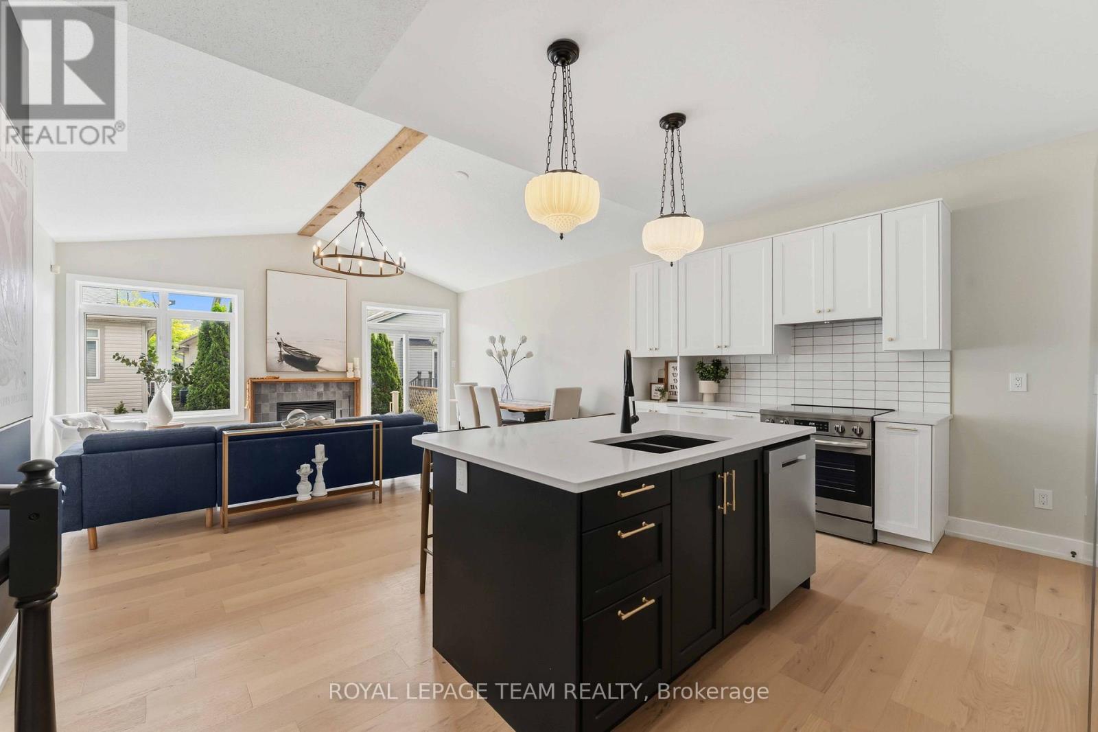 5553 DOCTOR LEACH DRIVE, Ottawa. Luxury613. By Peter Sagos - Image 12
