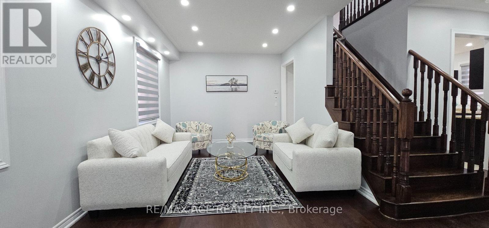10 GUSUL AVENUE - 12