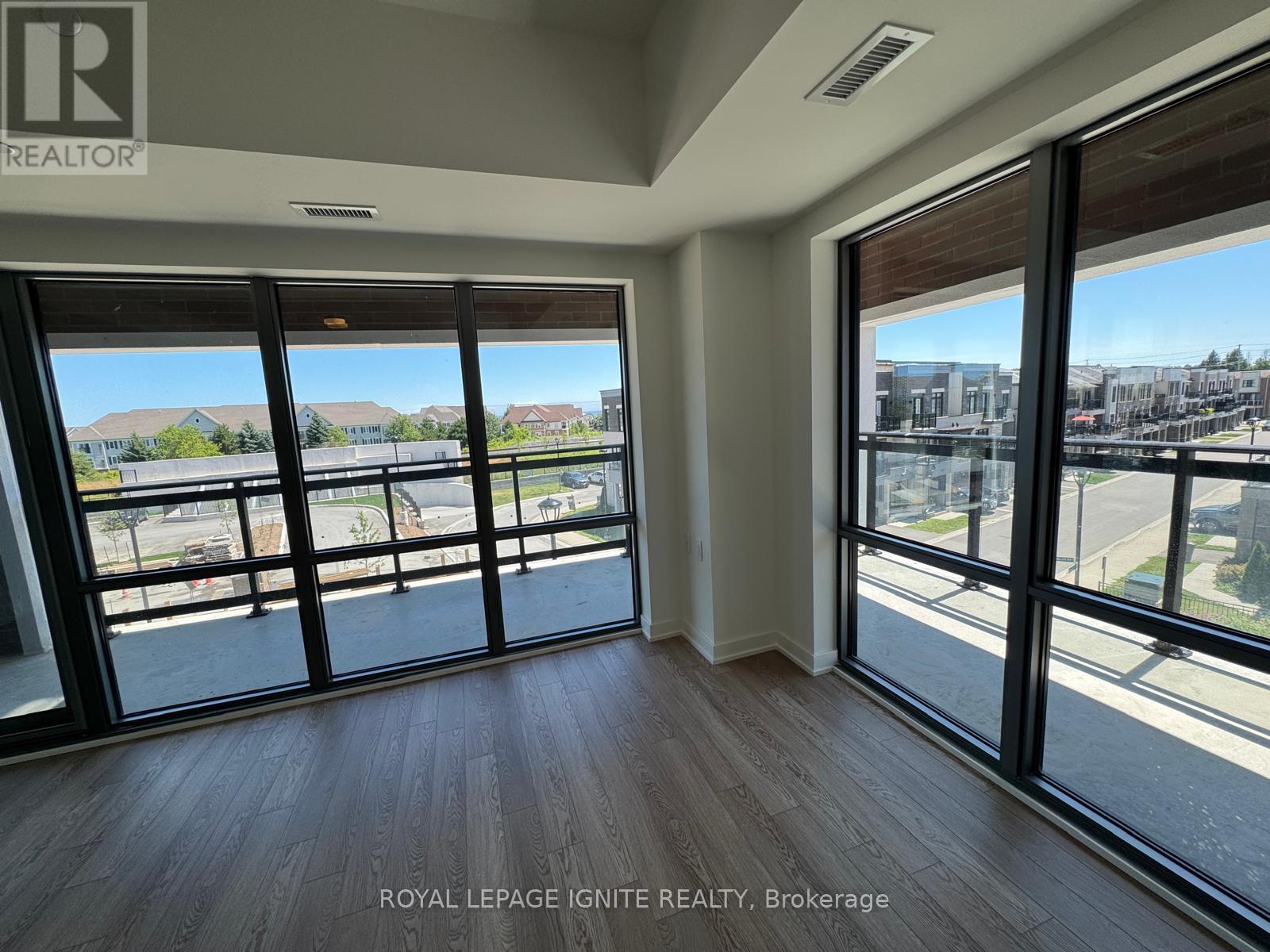 #322 51 CLARINGTON BOULEVARD - 16