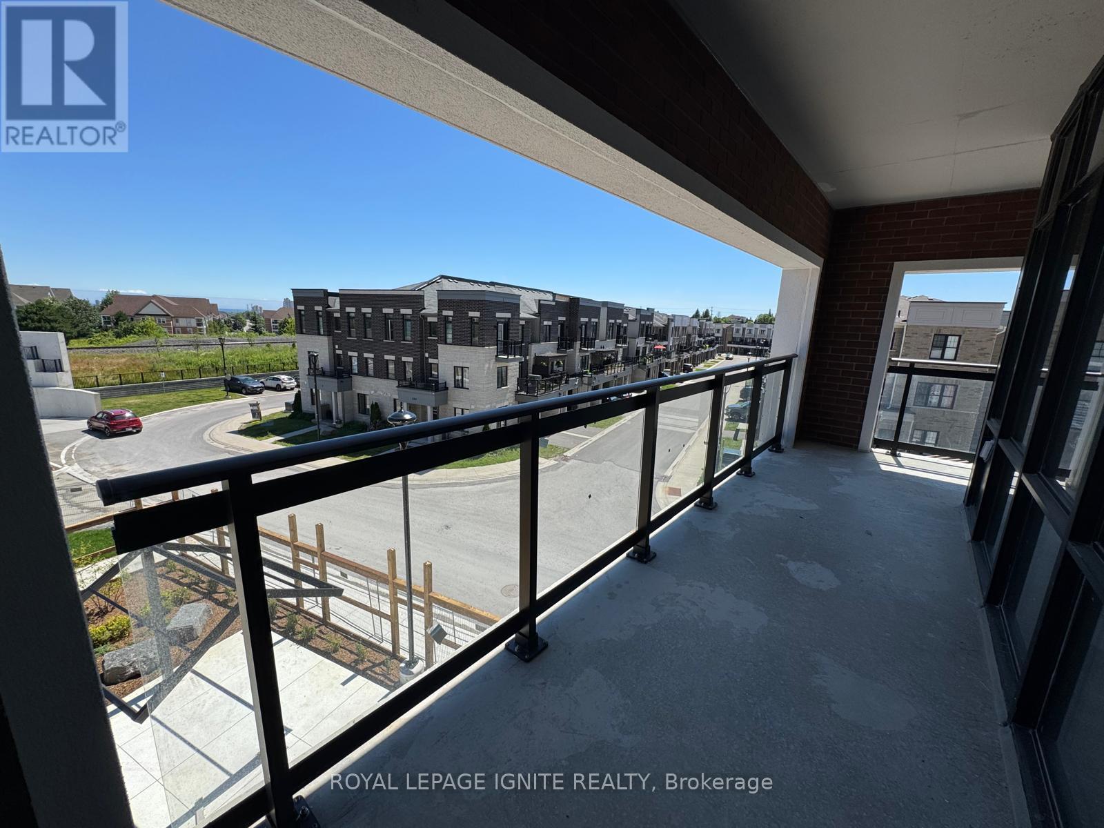 #322 51 CLARINGTON BOULEVARD - 20