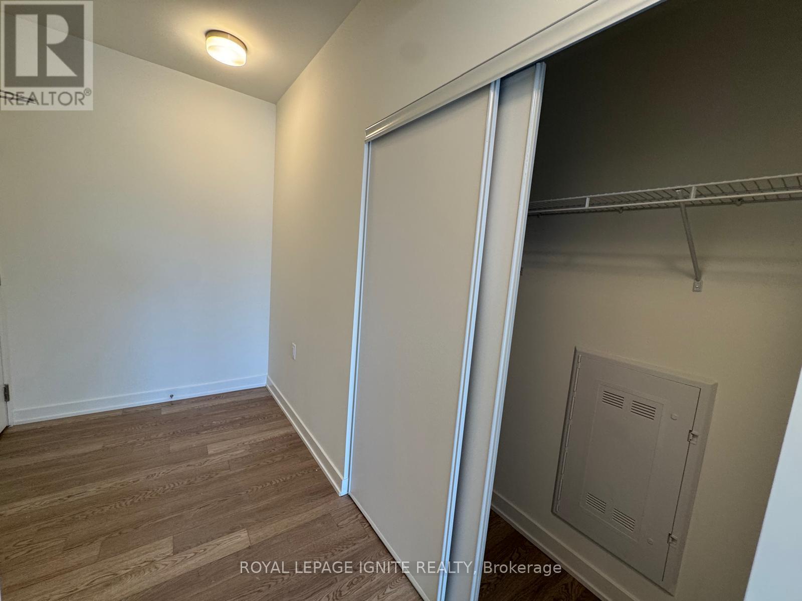 #322 51 CLARINGTON BOULEVARD - 23
