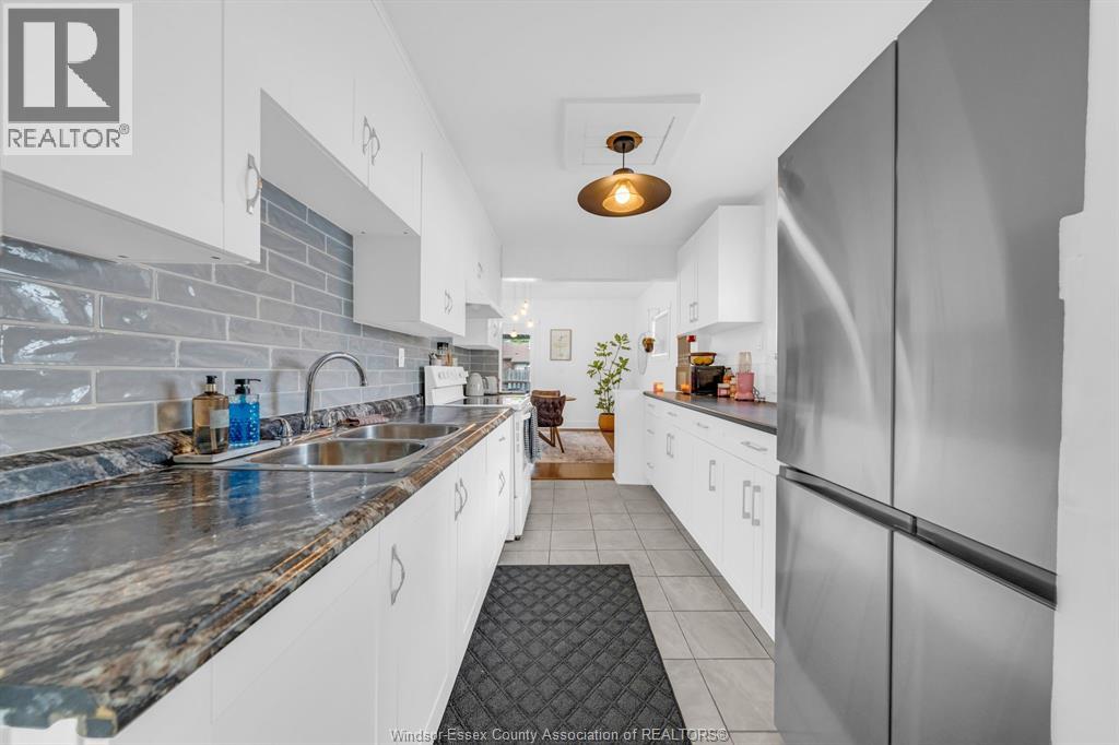 1196 Curry AVENUE - 18