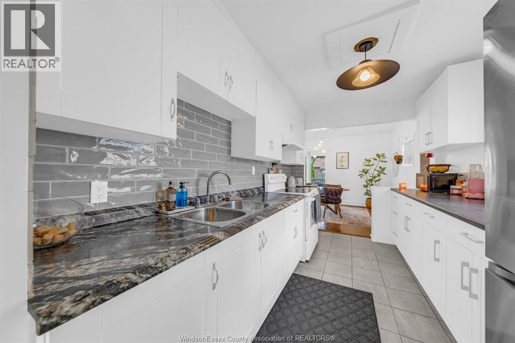 1196 Curry AVENUE - 19