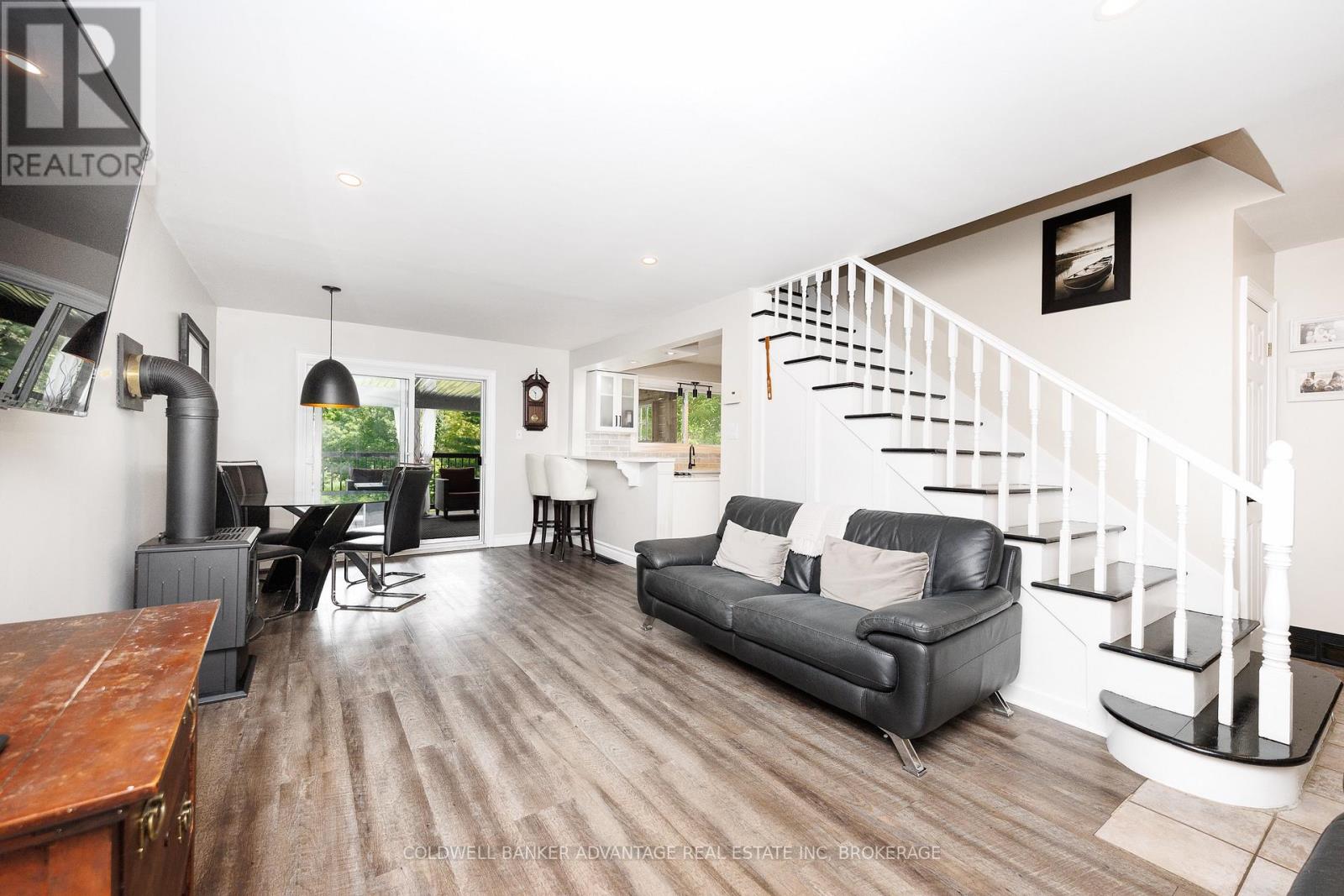 10448 LAKESHORE ROAD W - 10