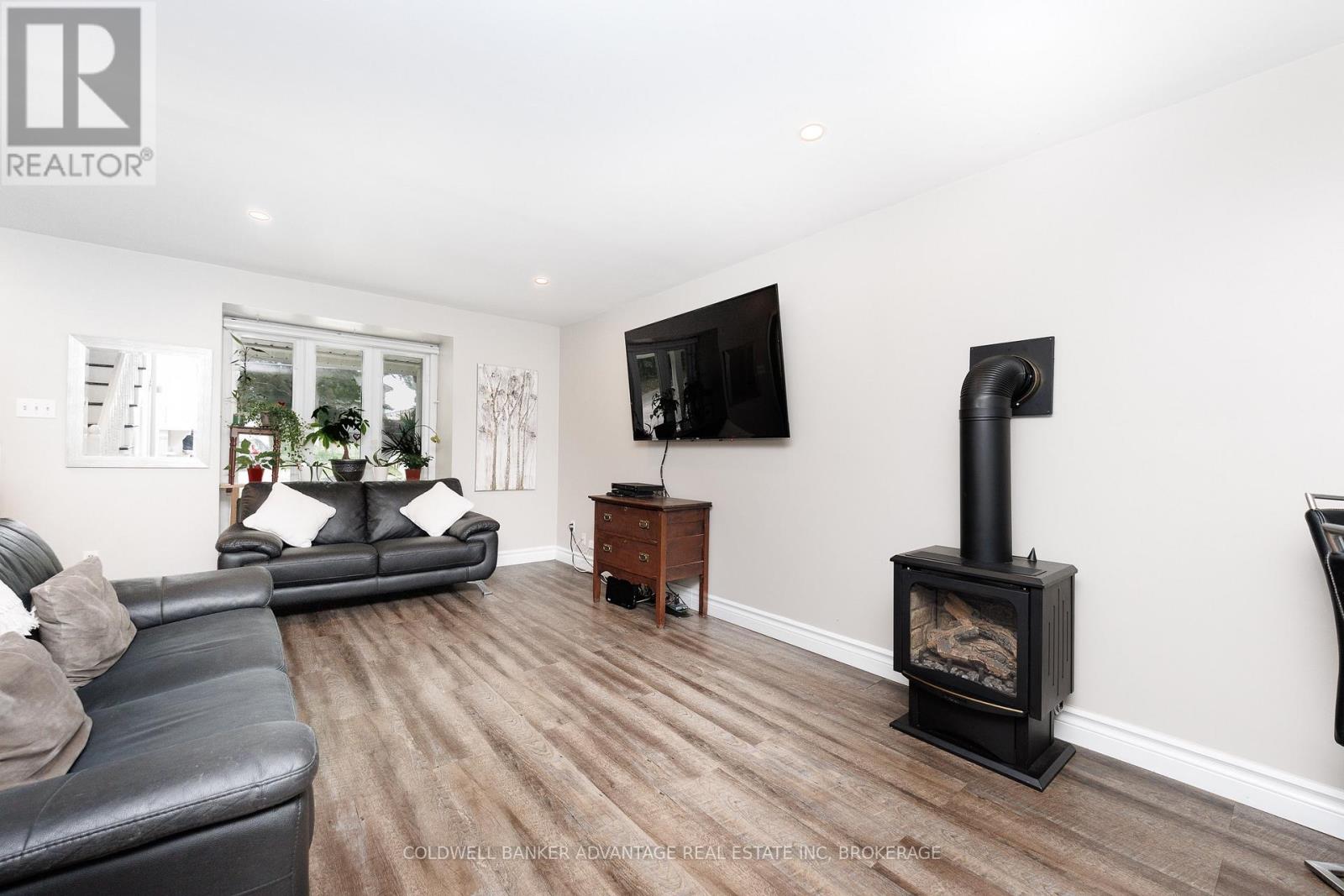 10448 LAKESHORE ROAD W - 11