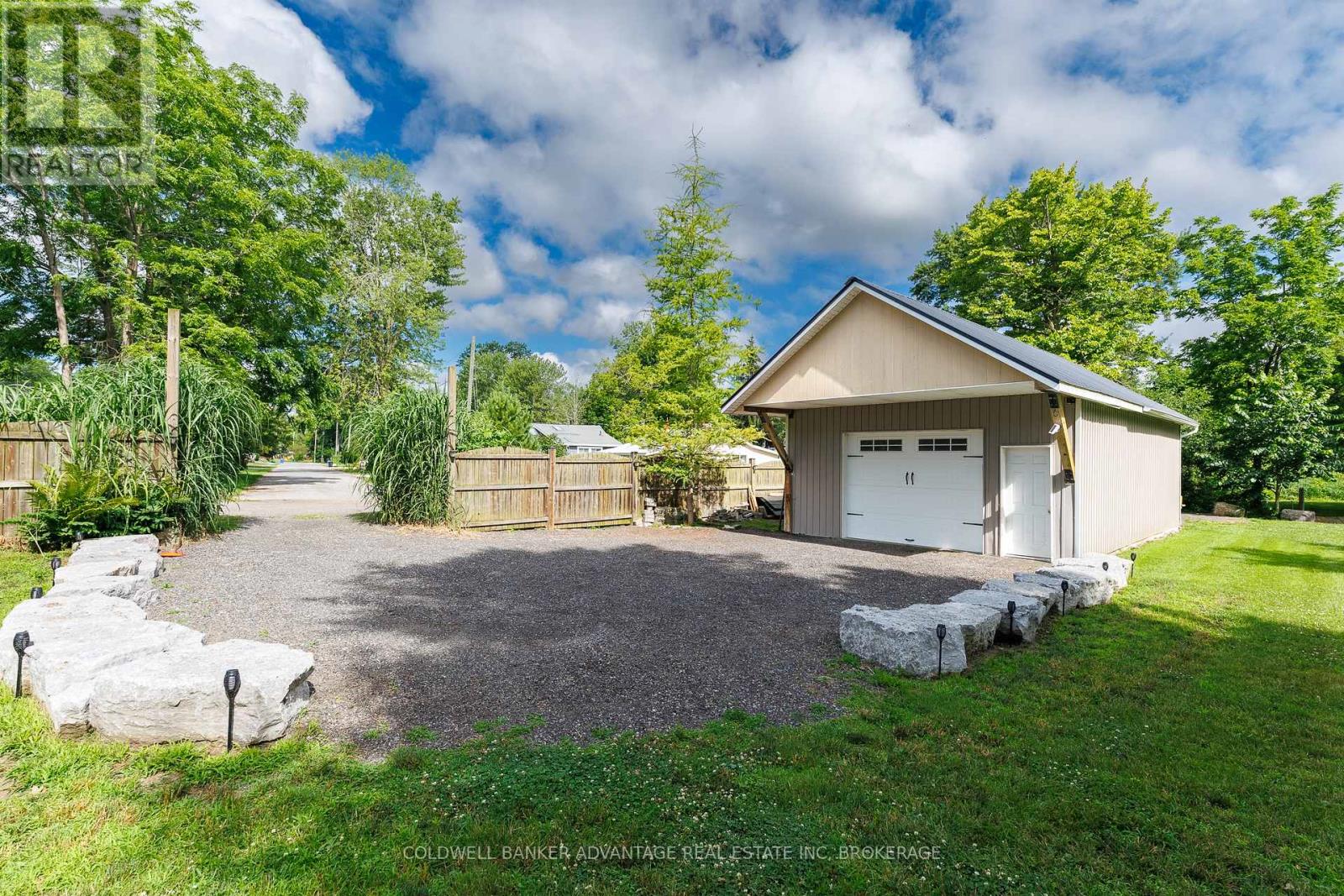 10448 LAKESHORE ROAD W - 2