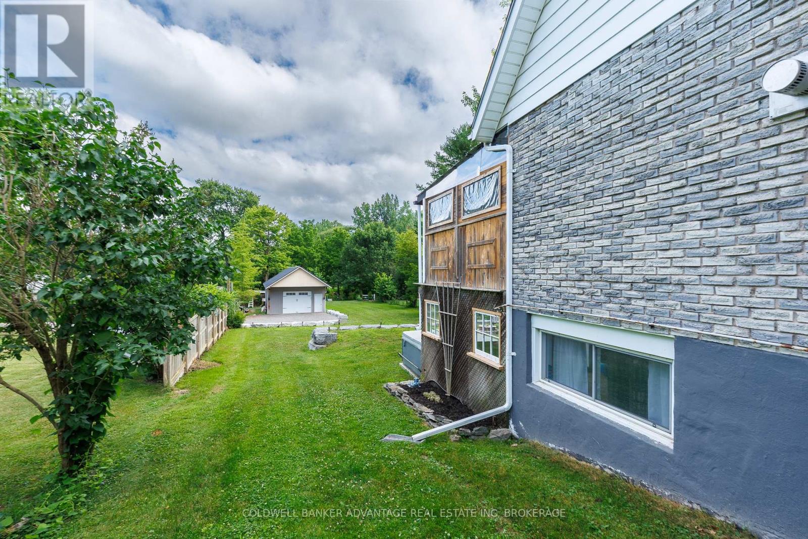 10448 LAKESHORE ROAD W - 38