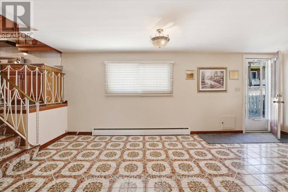 41 ALBERT STREET W - 17