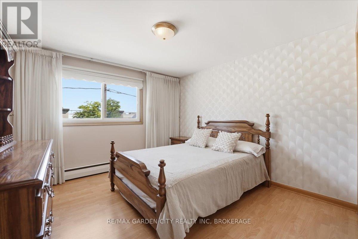 41 ALBERT STREET W - 21
