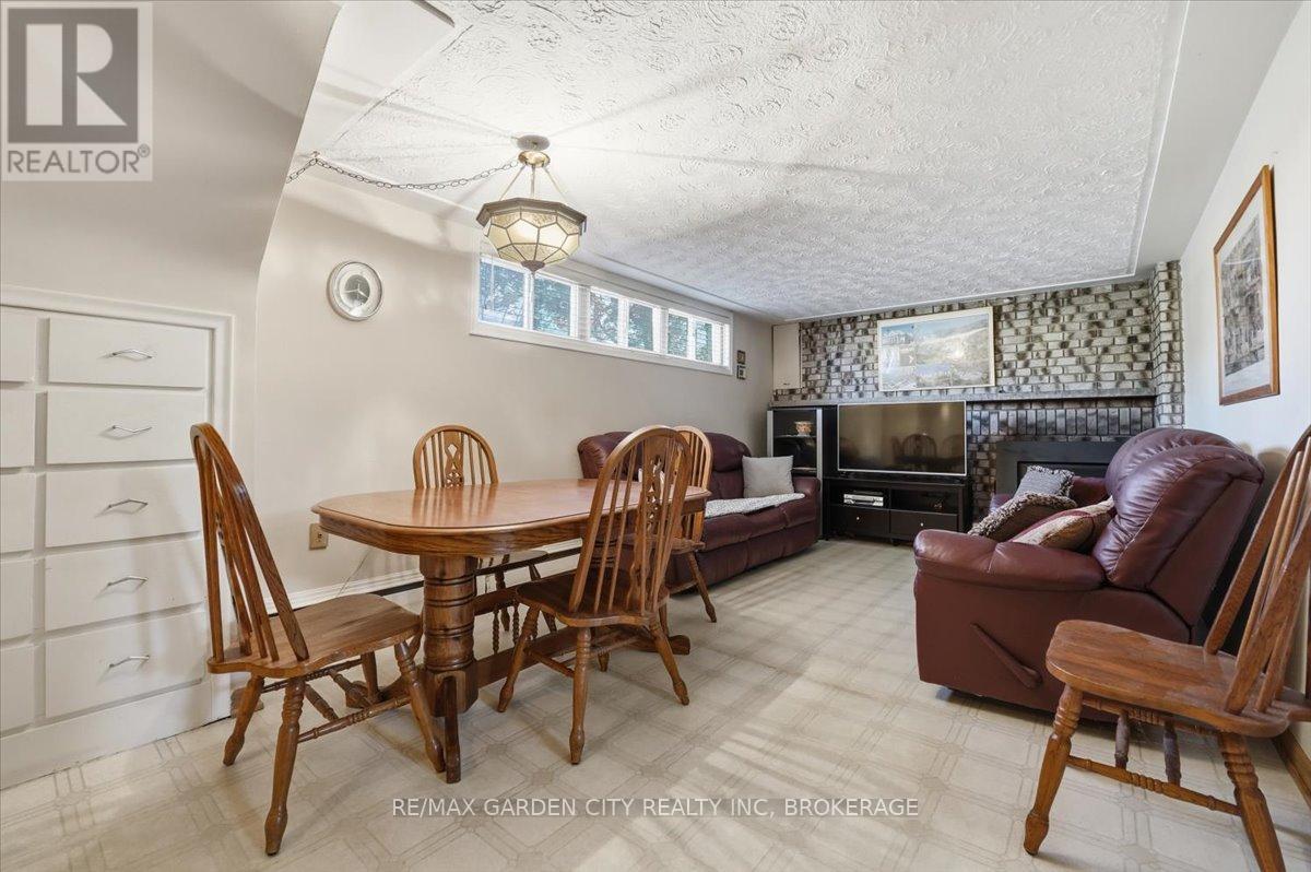 41 ALBERT STREET W - 25