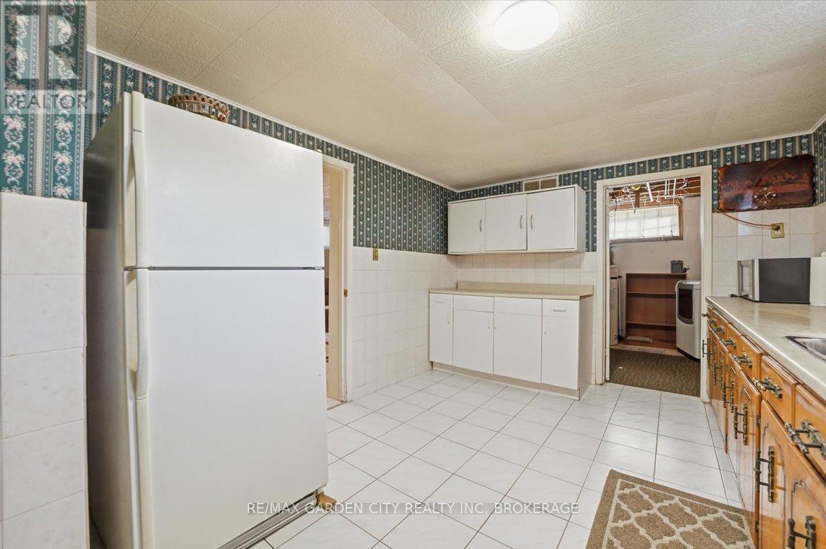 41 ALBERT STREET W - 27