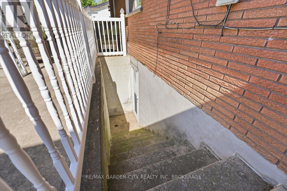 41 ALBERT STREET W - 35