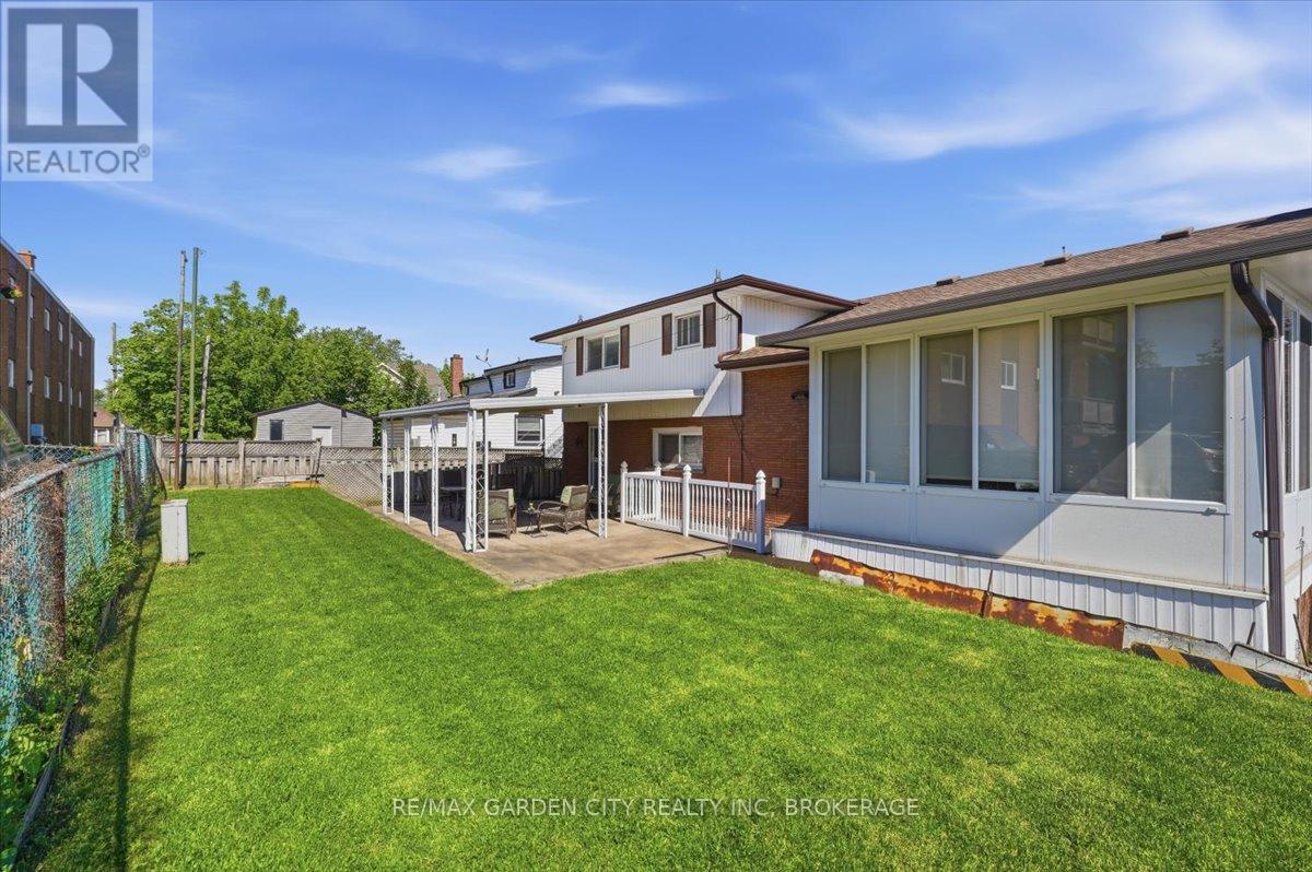41 ALBERT STREET W - 37