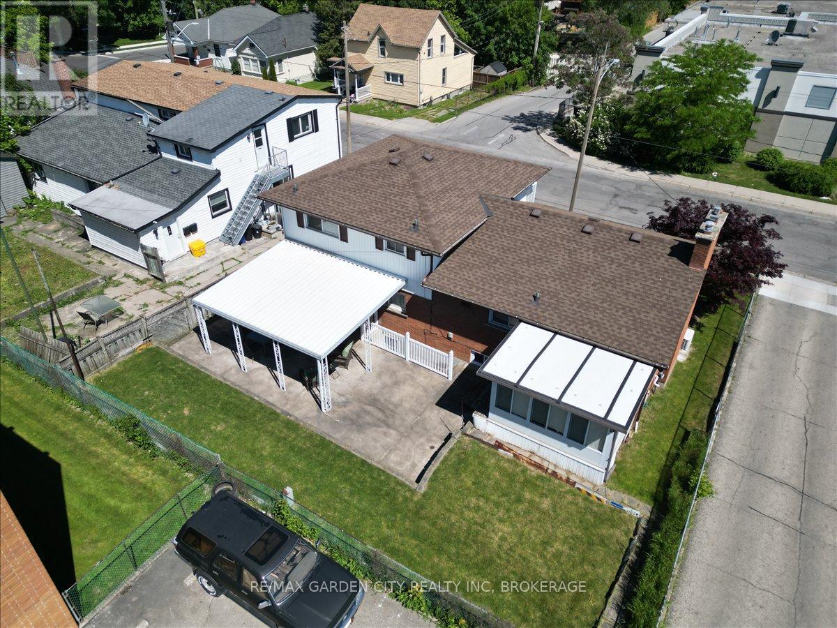 41 ALBERT STREET W - 39