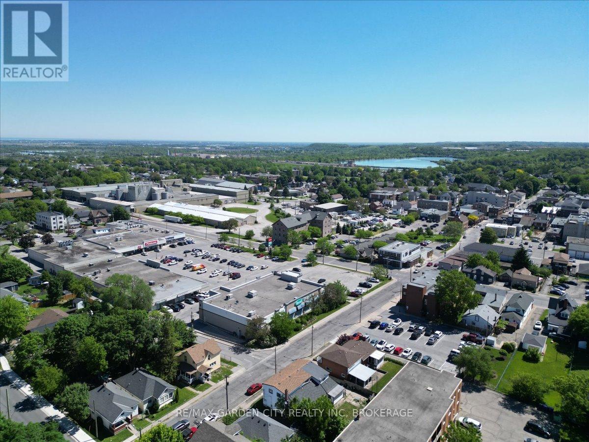 41 ALBERT STREET W - 41