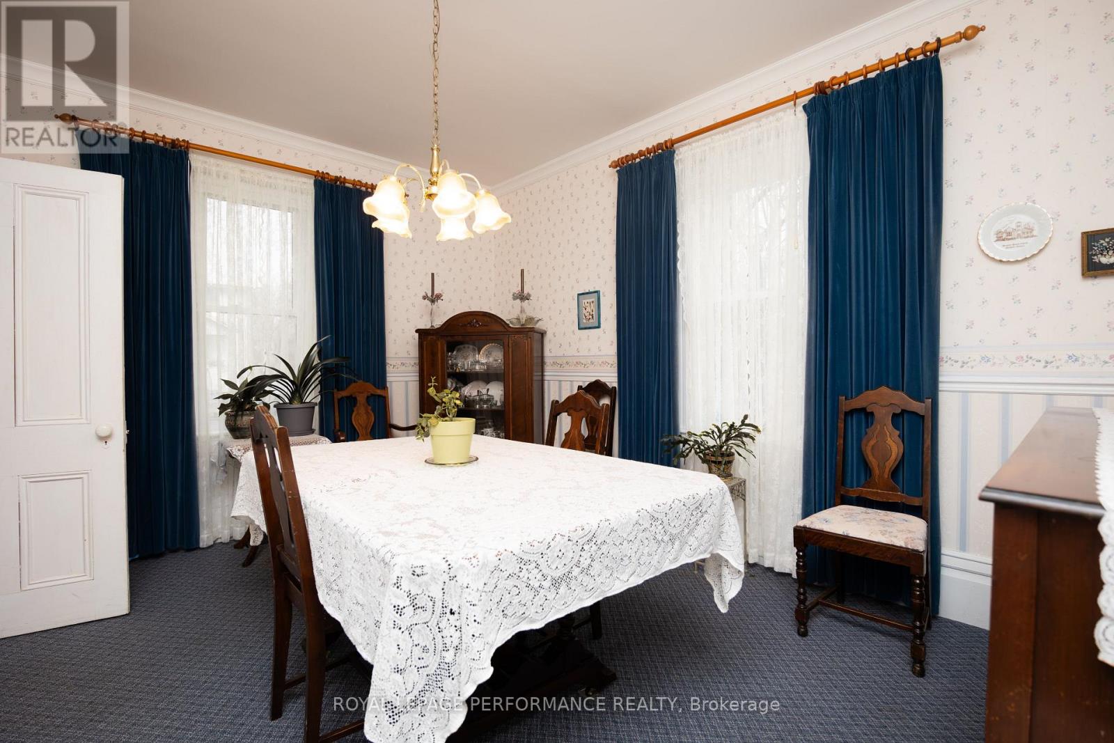 11 PETER STREET - 15