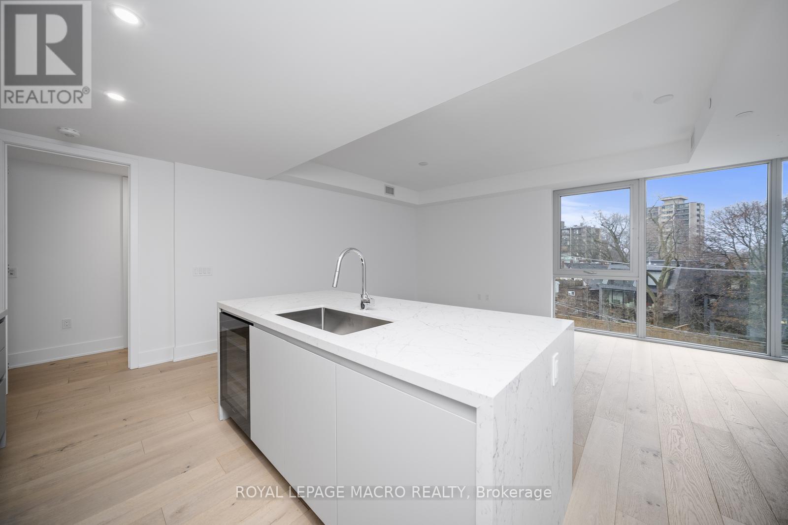 #403 346 DAVENPORT ROAD - 16