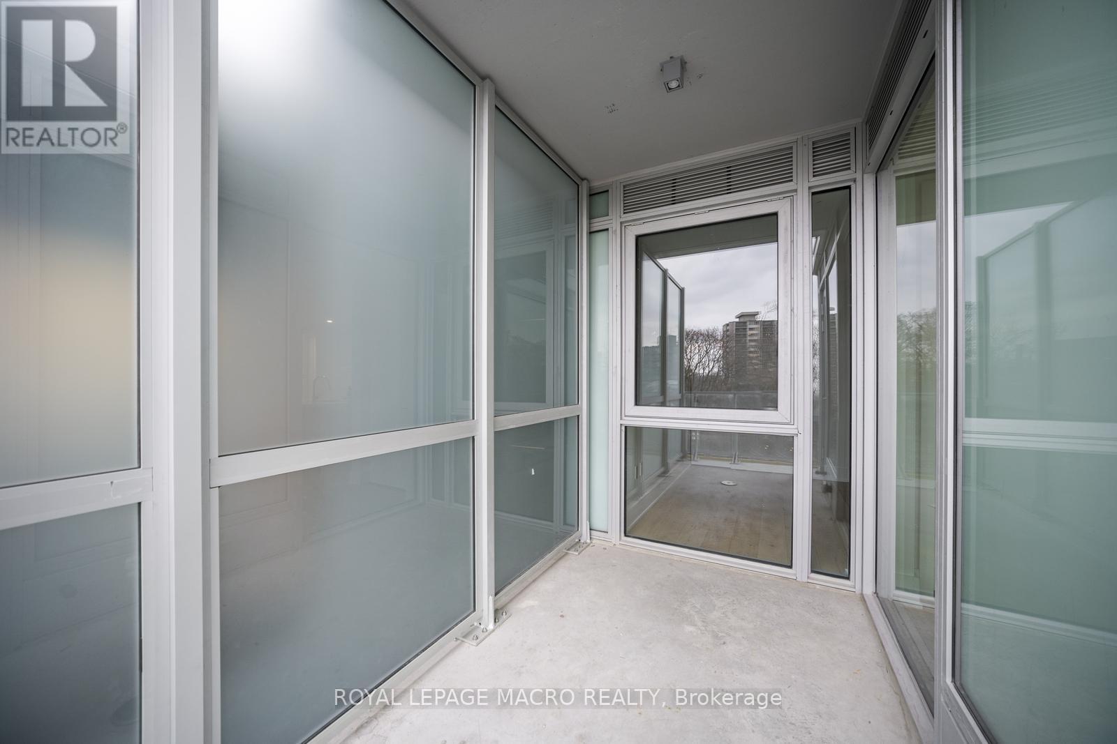 #403 346 DAVENPORT ROAD - 32